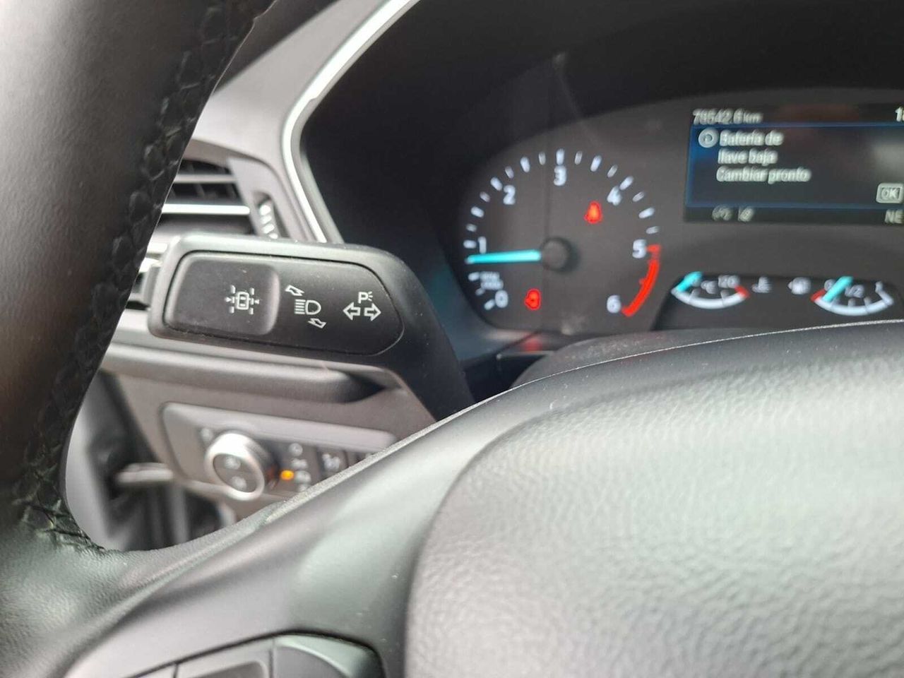 Ford Kuga ST LINE 1.5 ECOBLUE 120 CV  - Foto 2