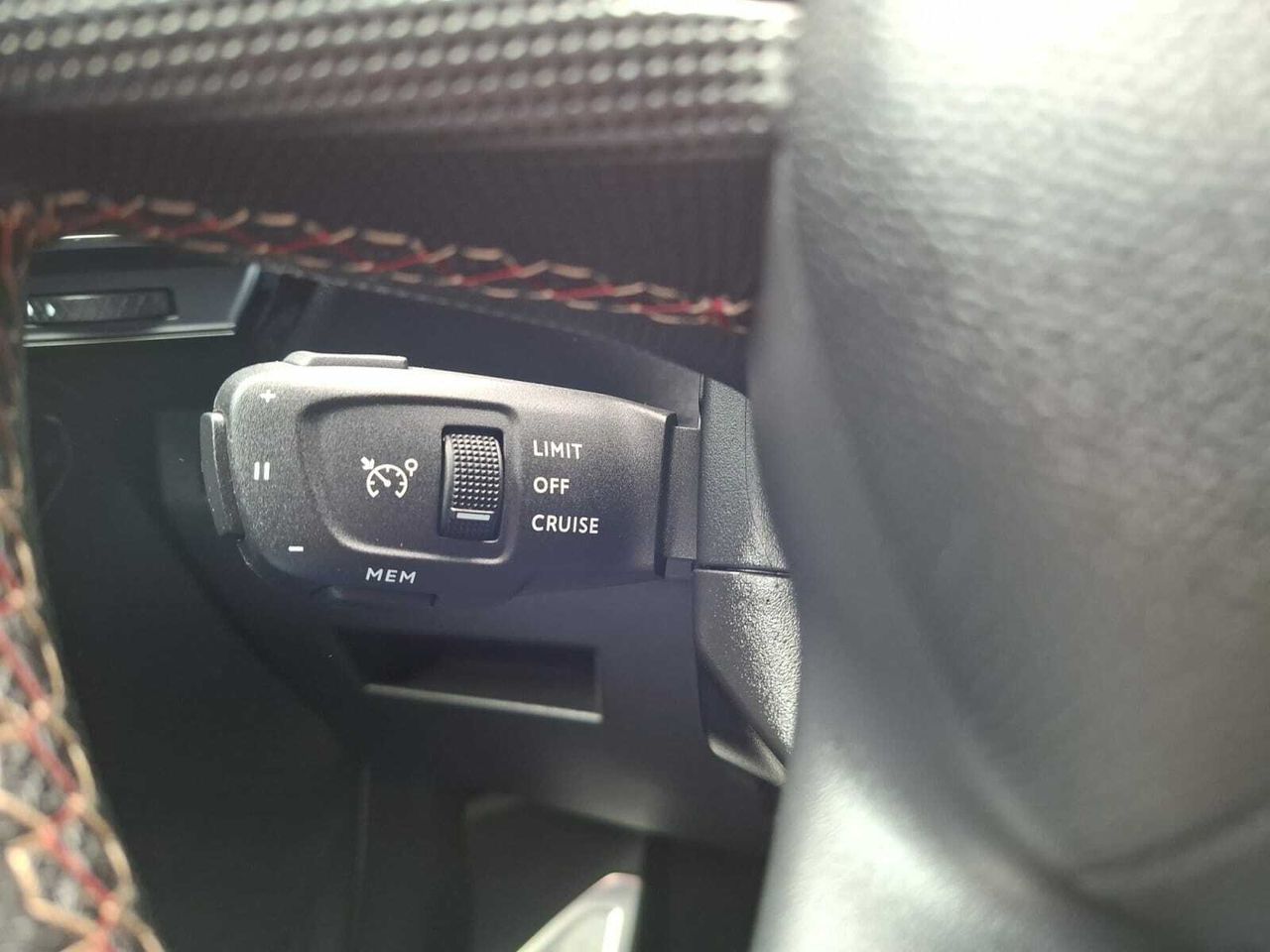 DS DS 7 CROSSBACK BLUE HDI 180 CV AUT PERFORMANCE  - Foto 2