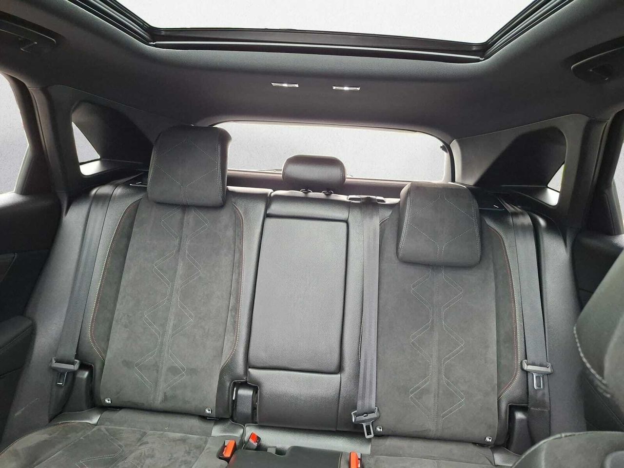 DS DS 7 CROSSBACK BLUE HDI 180 CV AUT PERFORMANCE  - Foto 2
