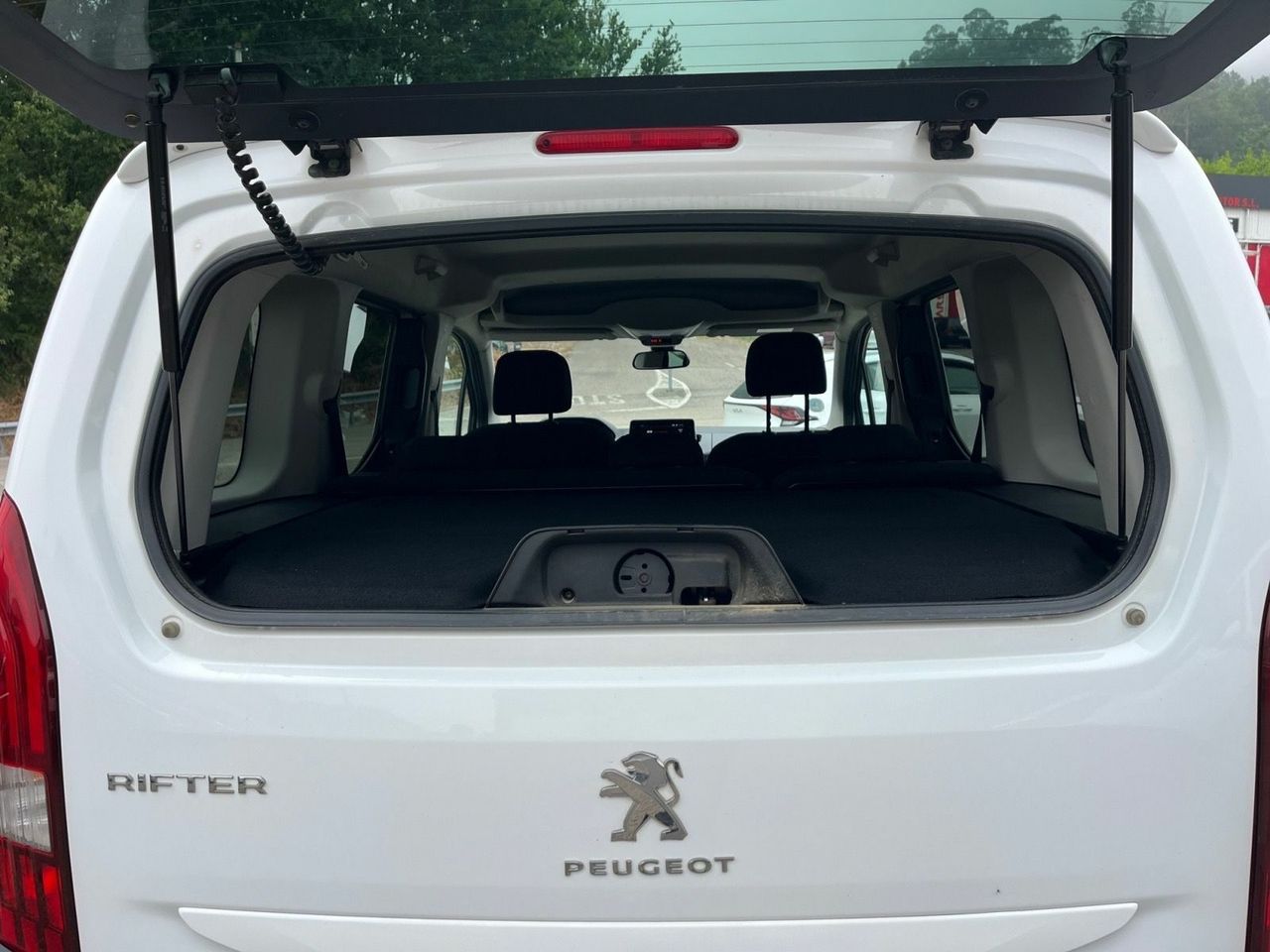 Peugeot Rifter ALLURE PACK BLUE HDI 100 CV  - Foto 2