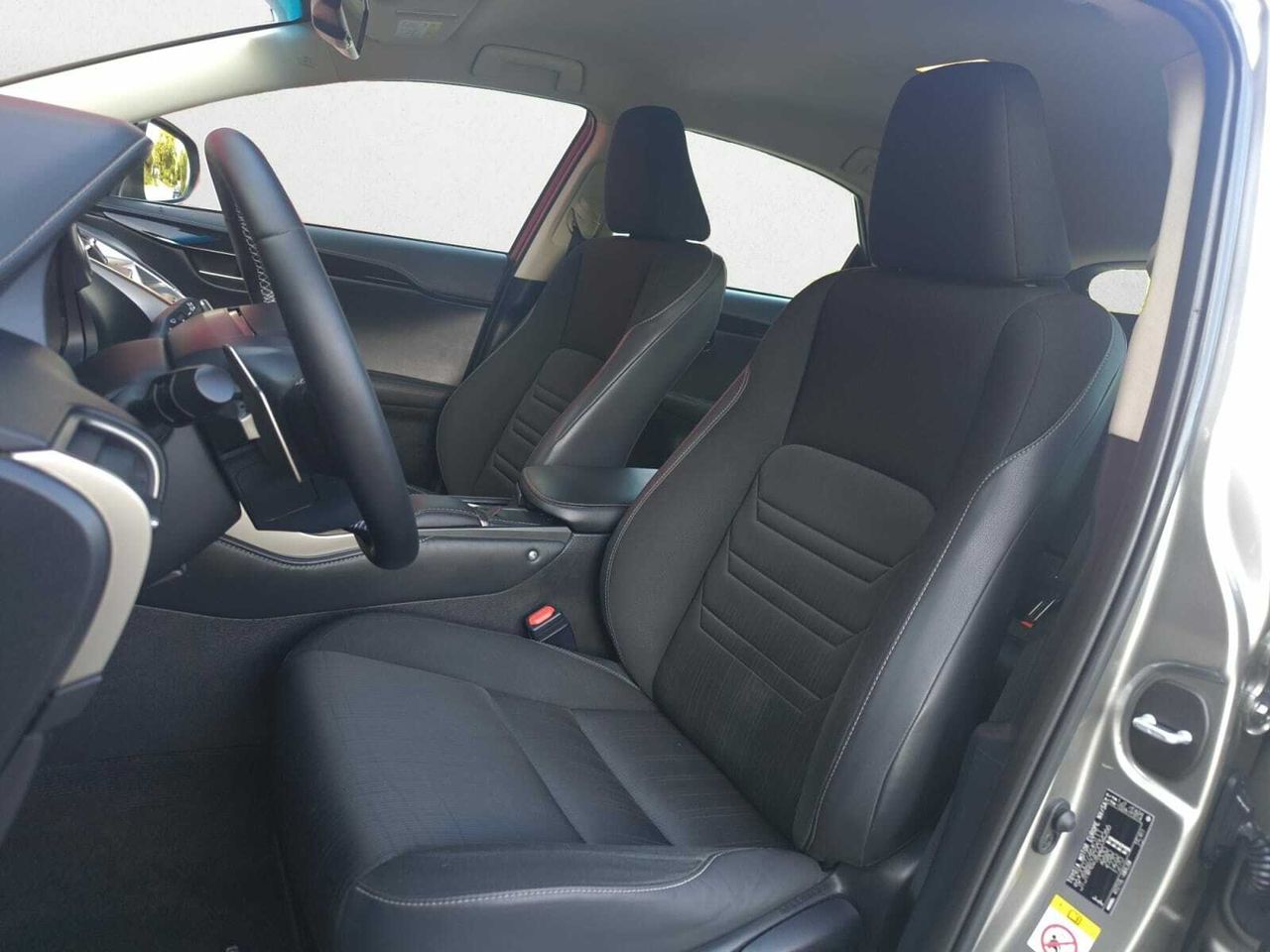 Lexus NX 2.5 300 H BUSINESS NAVIGATION  2WD  - Foto 2