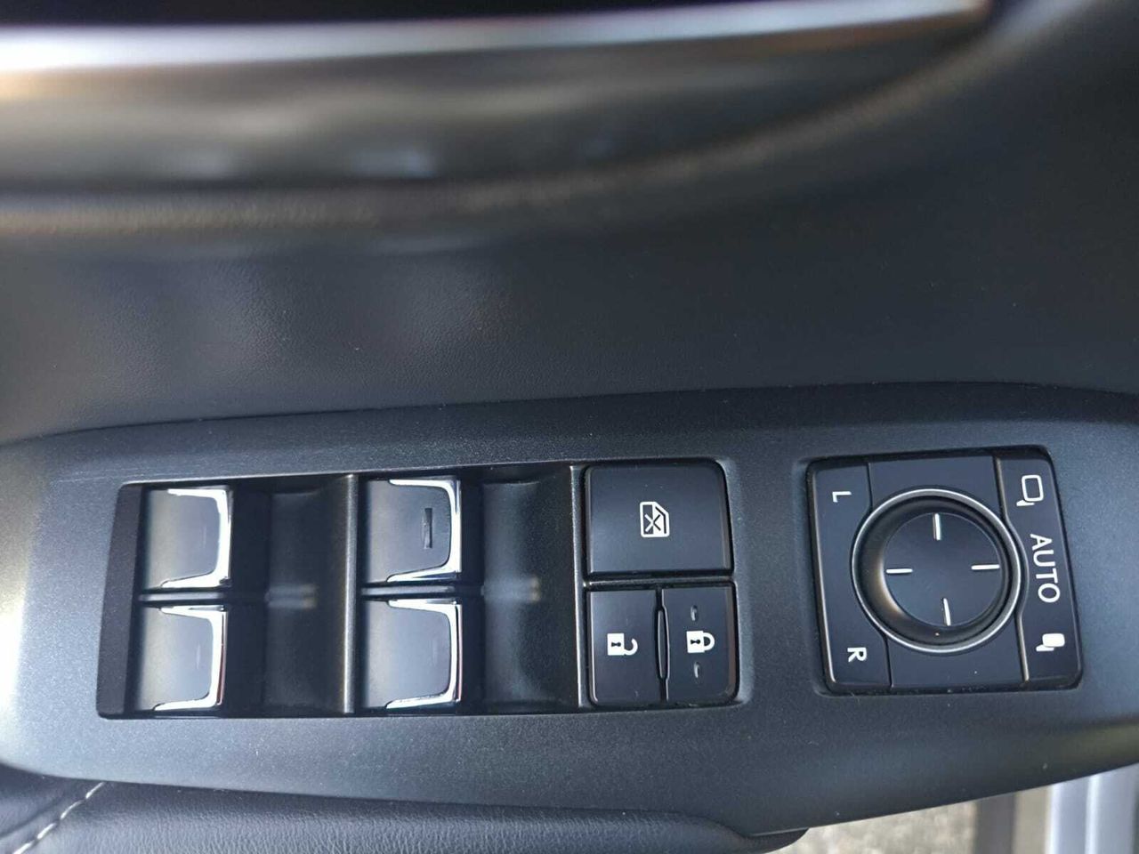 Lexus NX 2.5 300 H BUSINESS NAVIGATION  2WD  - Foto 2