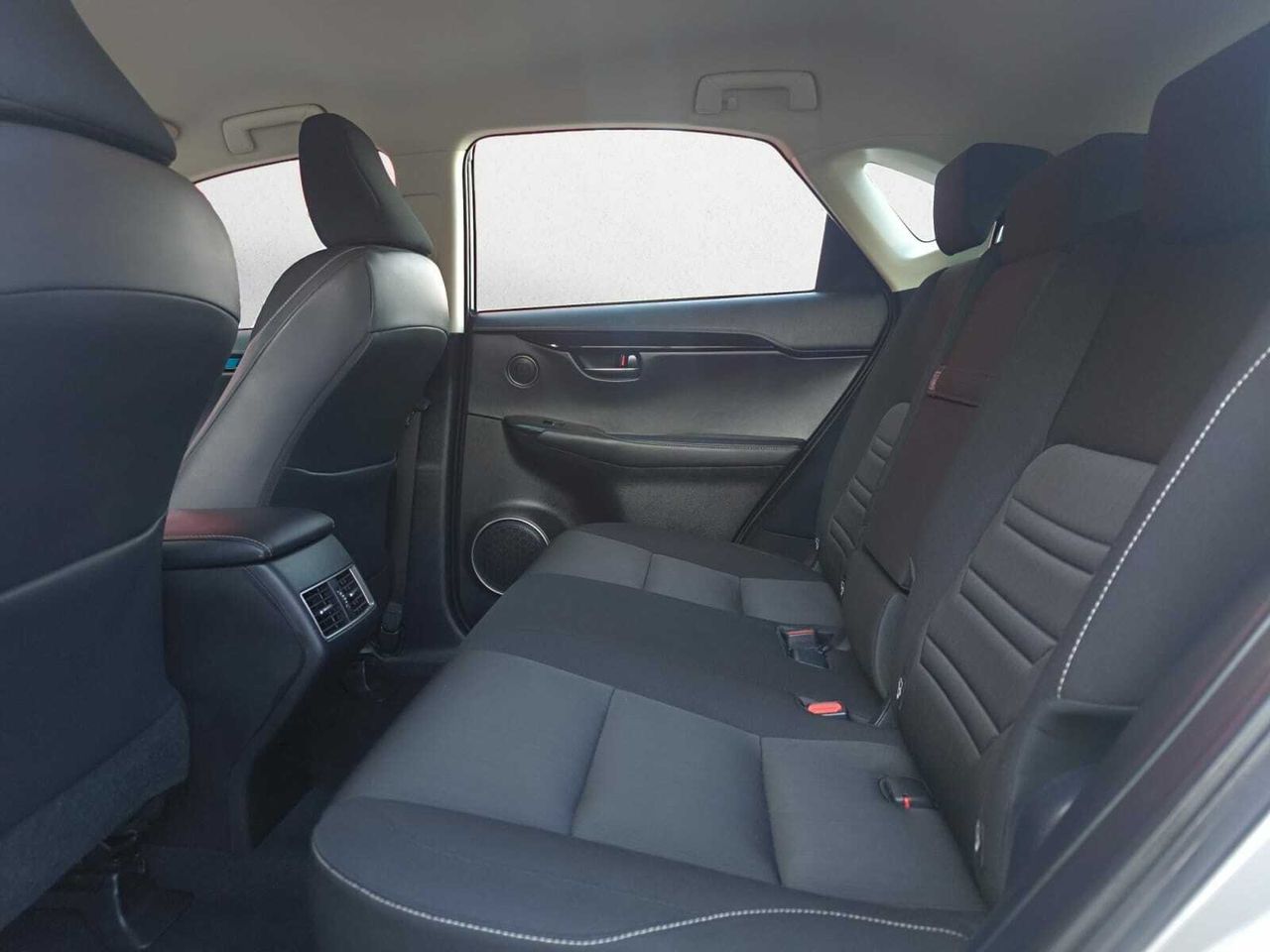 Lexus NX 2.5 300 H BUSINESS NAVIGATION  2WD  - Foto 2