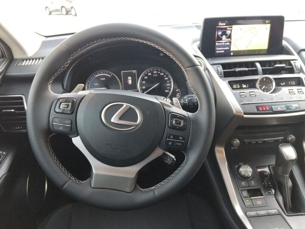 Lexus NX 2.5 300 H BUSINESS NAVIGATION  2WD  - Foto 2