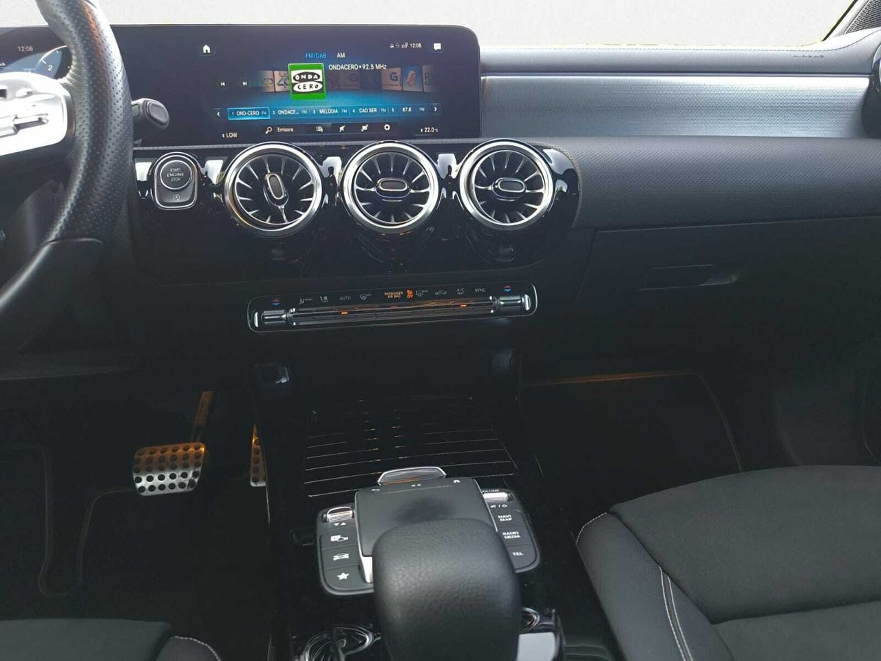 Mercedes CLA 200 D DCT AMG LINE + PAQ. PREMIUM + SMARTPHONE  - Foto 2