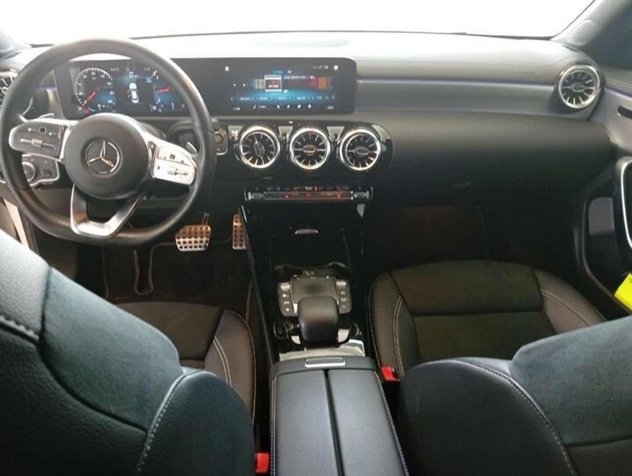 Mercedes CLA 200 D DCT AMG LINE + PAQ. PREMIUM + SMARTPHONE  - Foto 2