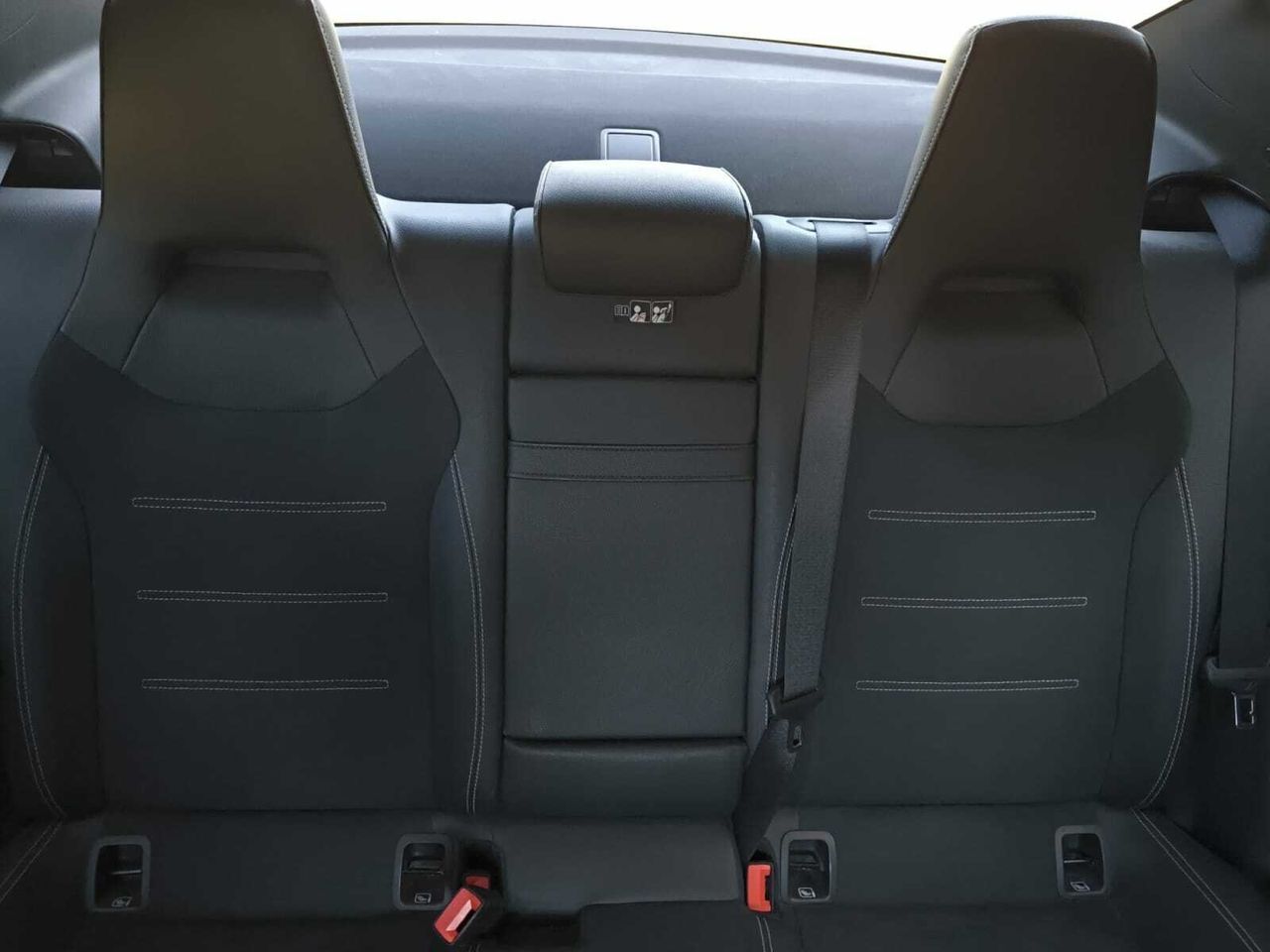 Mercedes CLA 200 D DCT AMG LINE + PAQ. PREMIUM + SMARTPHONE  - Foto 2