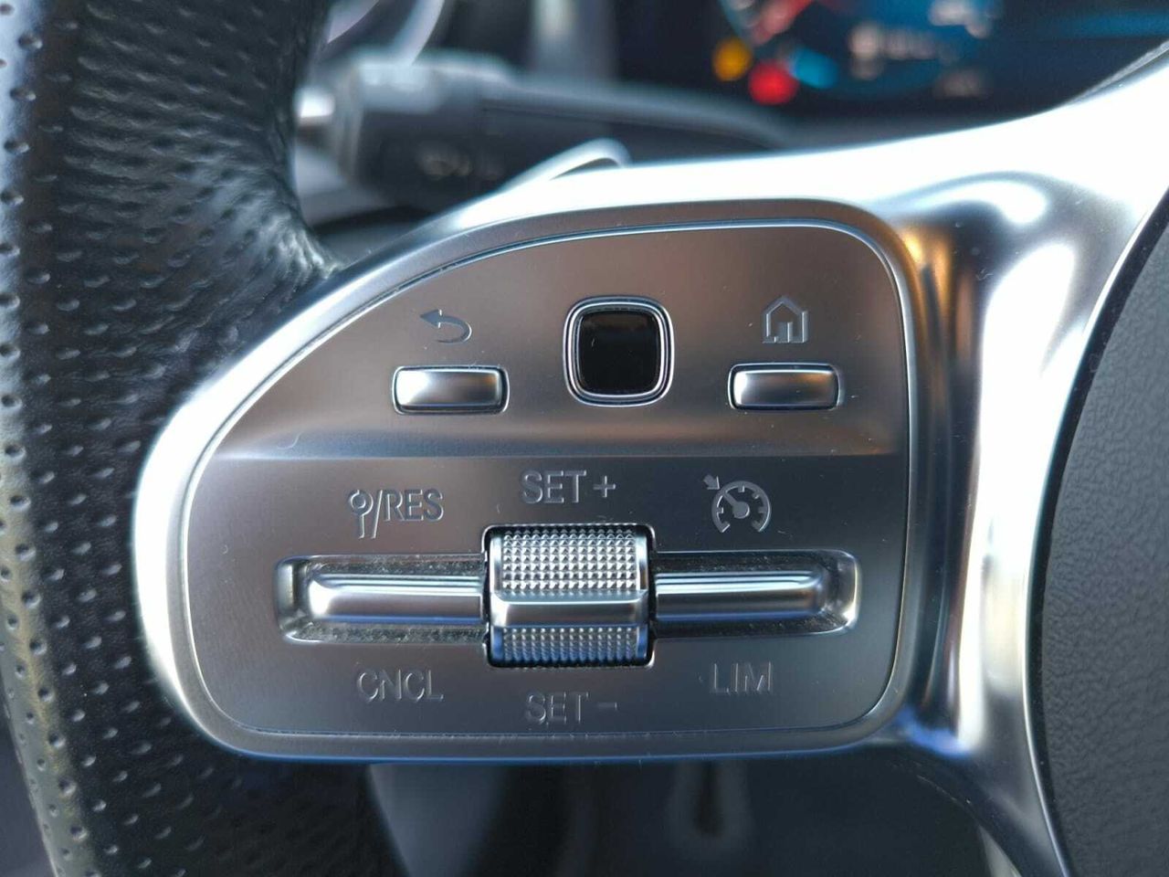 Mercedes CLA 200 D DCT AMG LINE + PAQ. PREMIUM + SMARTPHONE  - Foto 2