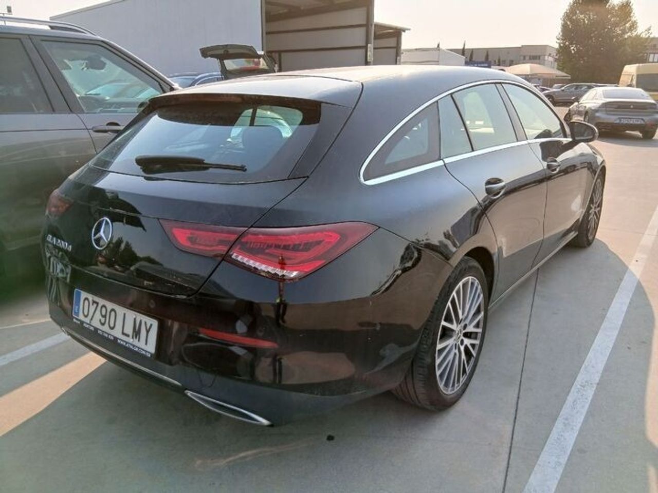 Mercedes CLA 200 D DCT SHOOTING BRAKE + PAQ ADVANTAGE+ SMARTPHONE  - Foto 2