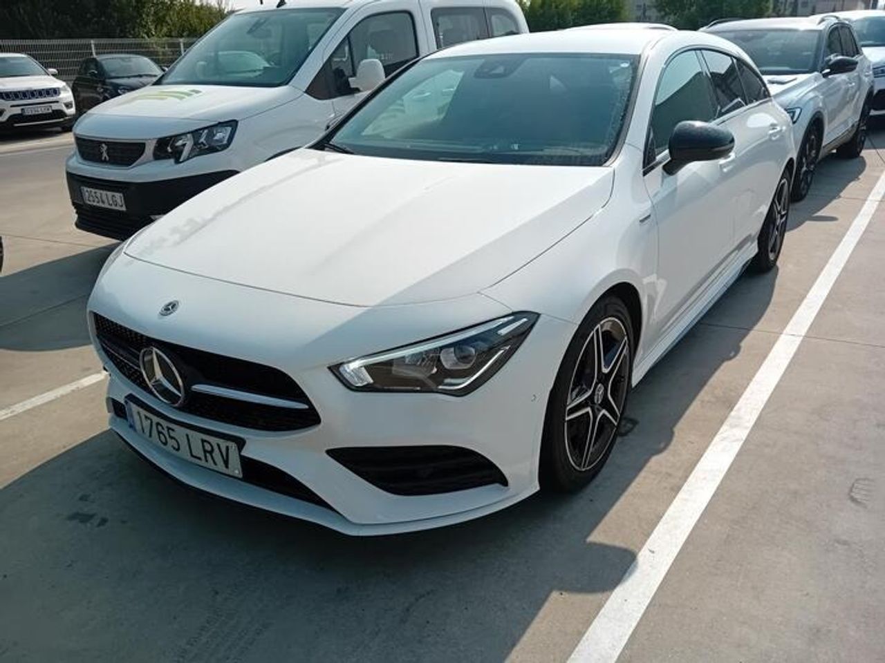 Mercedes CLA 200 D DCT SHOOTING BRAKE AMG LINE+PAQ PREMIUM+ SMARTPHONE  - Foto 2