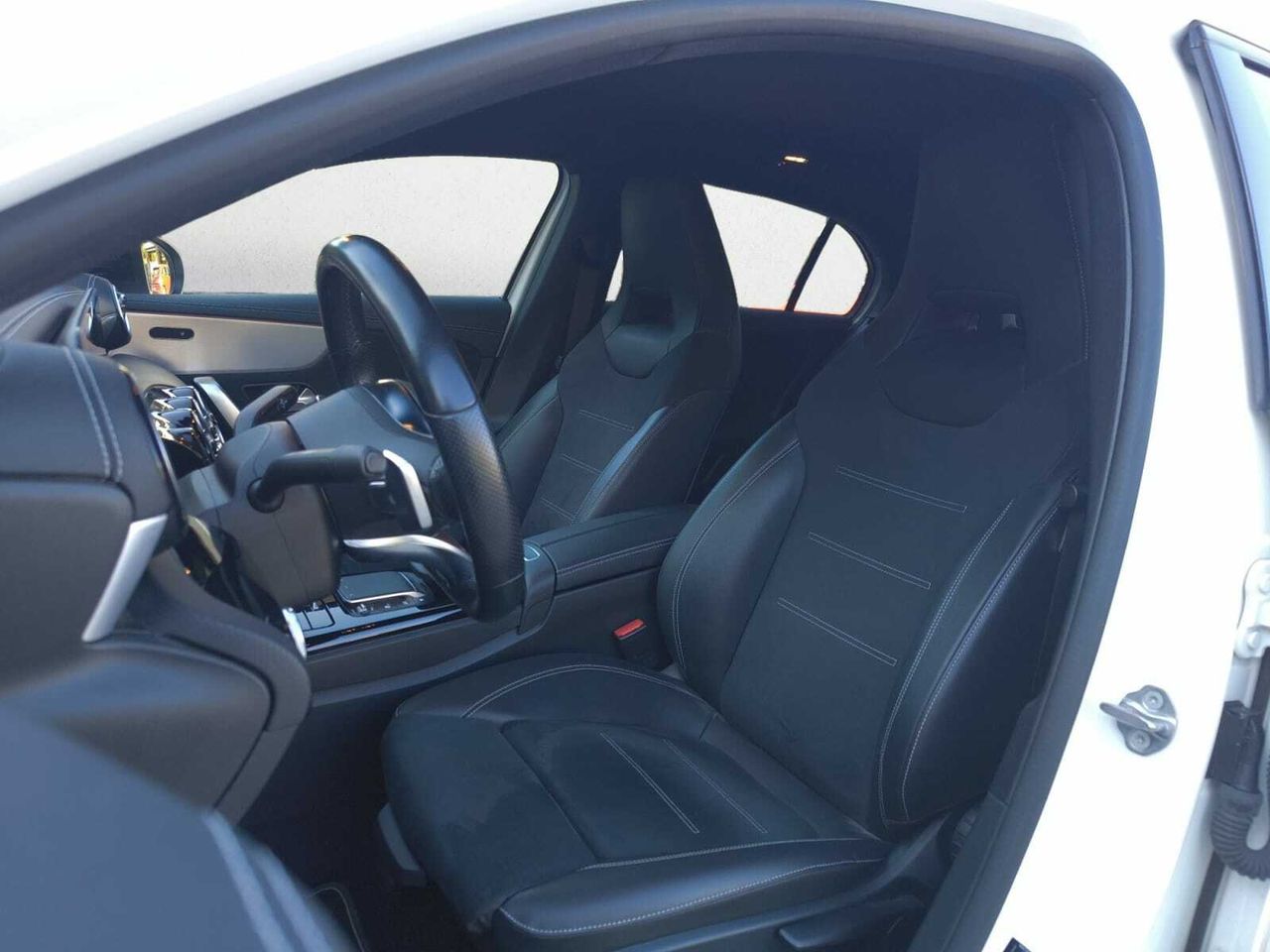 Mercedes Clase A 200 D AMG LINE + PAQUETE PREMIUM+ SMARTPHONE  - Foto 2