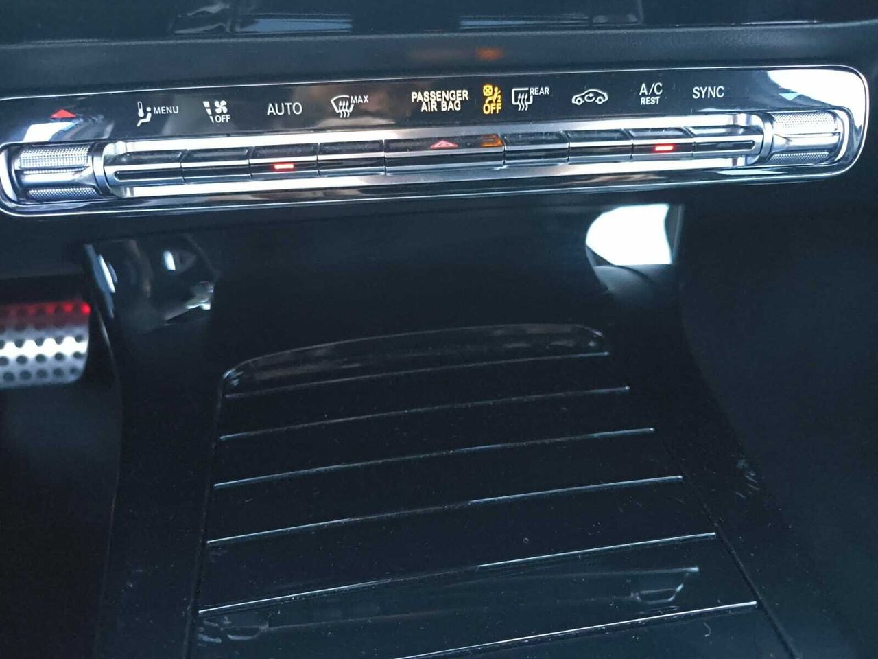 Mercedes Clase A 200 D AMG LINE + PAQUETE PREMIUM+ SMARTPHONE  - Foto 2