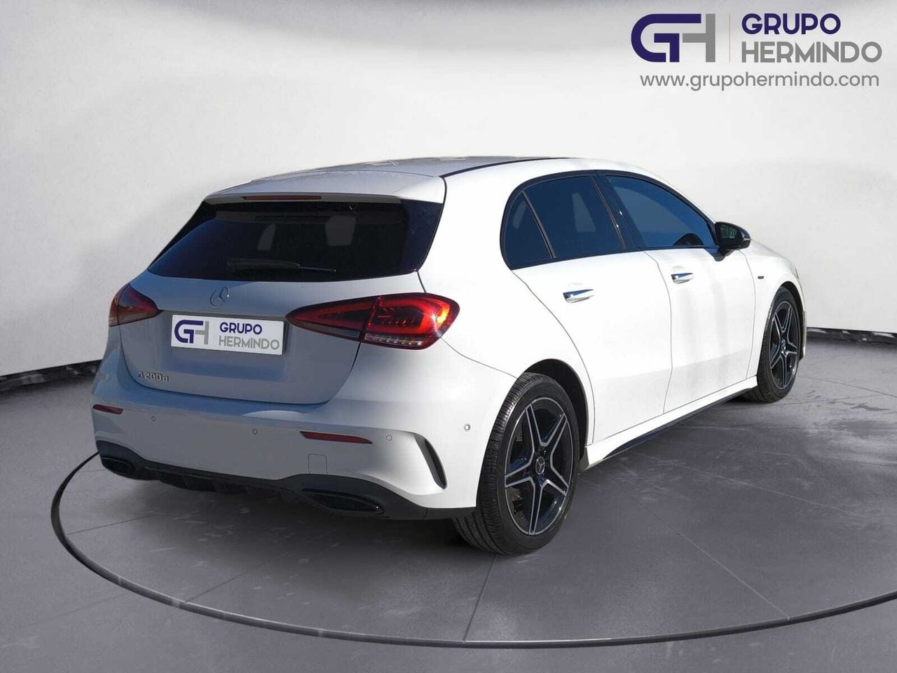 Mercedes Clase A 200 D AMG LINE + PAQUETE PREMIUM+ SMARTPHONE  - Foto 2