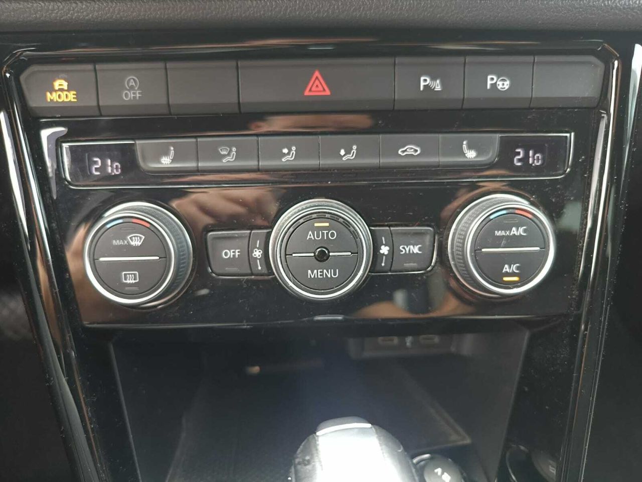 Volkswagen T-Roc SPORT 2.0 TDI 150 CV DSG  - Foto 2