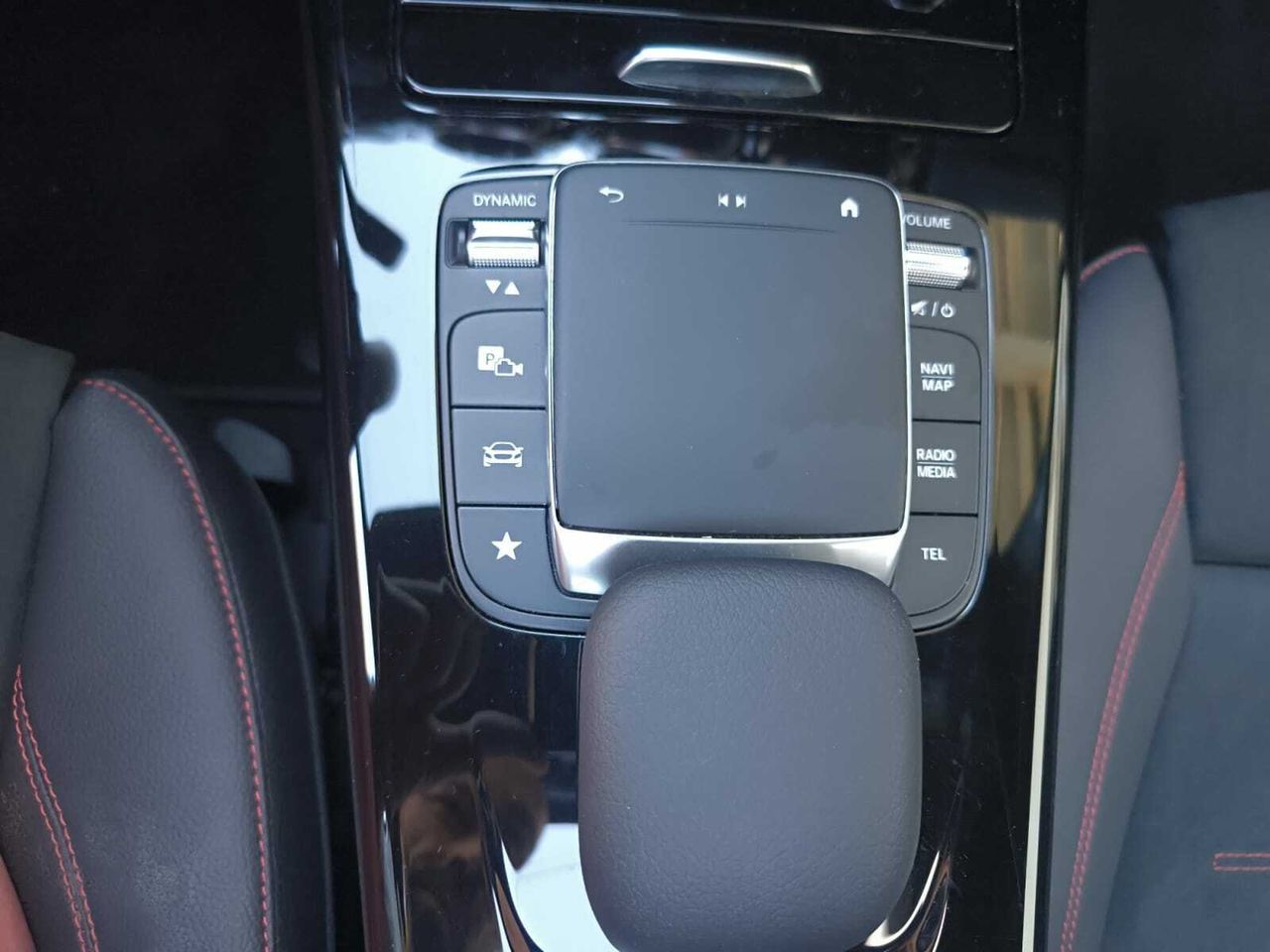 Mercedes CLA 200 D DCT AMG + TECHO PANORAMICO  - Foto 2