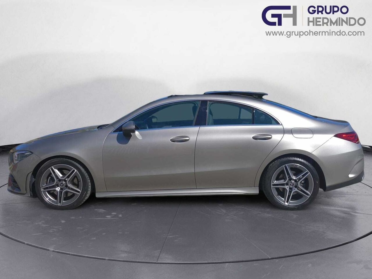 Mercedes CLA 200 D DCT AMG + TECHO PANORAMICO  - Foto 2