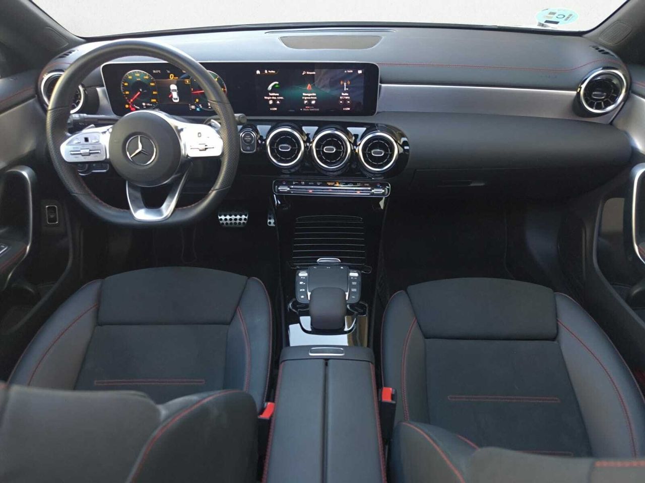 Mercedes CLA 200 D DCT AMG + TECHO PANORAMICO  - Foto 2