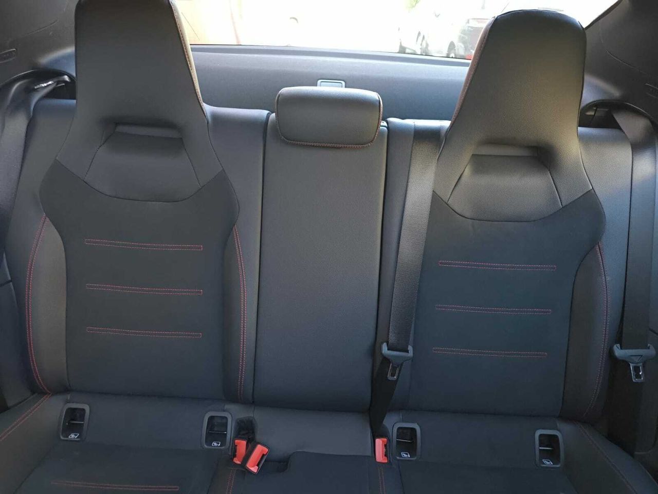 Mercedes CLA 200 D DCT AMG + TECHO PANORAMICO  - Foto 2