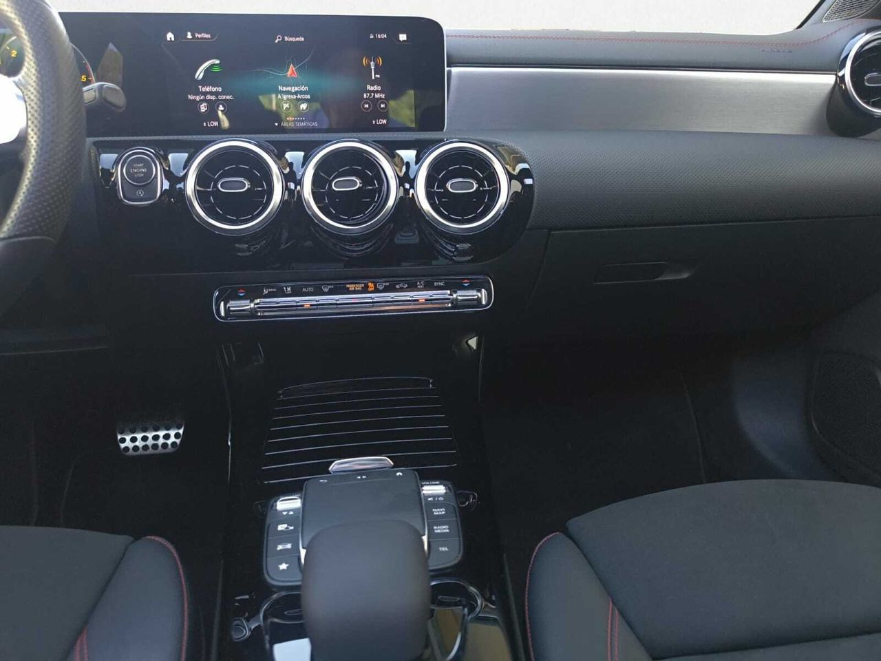 Mercedes CLA 200 D DCT AMG + TECHO PANORAMICO  - Foto 2