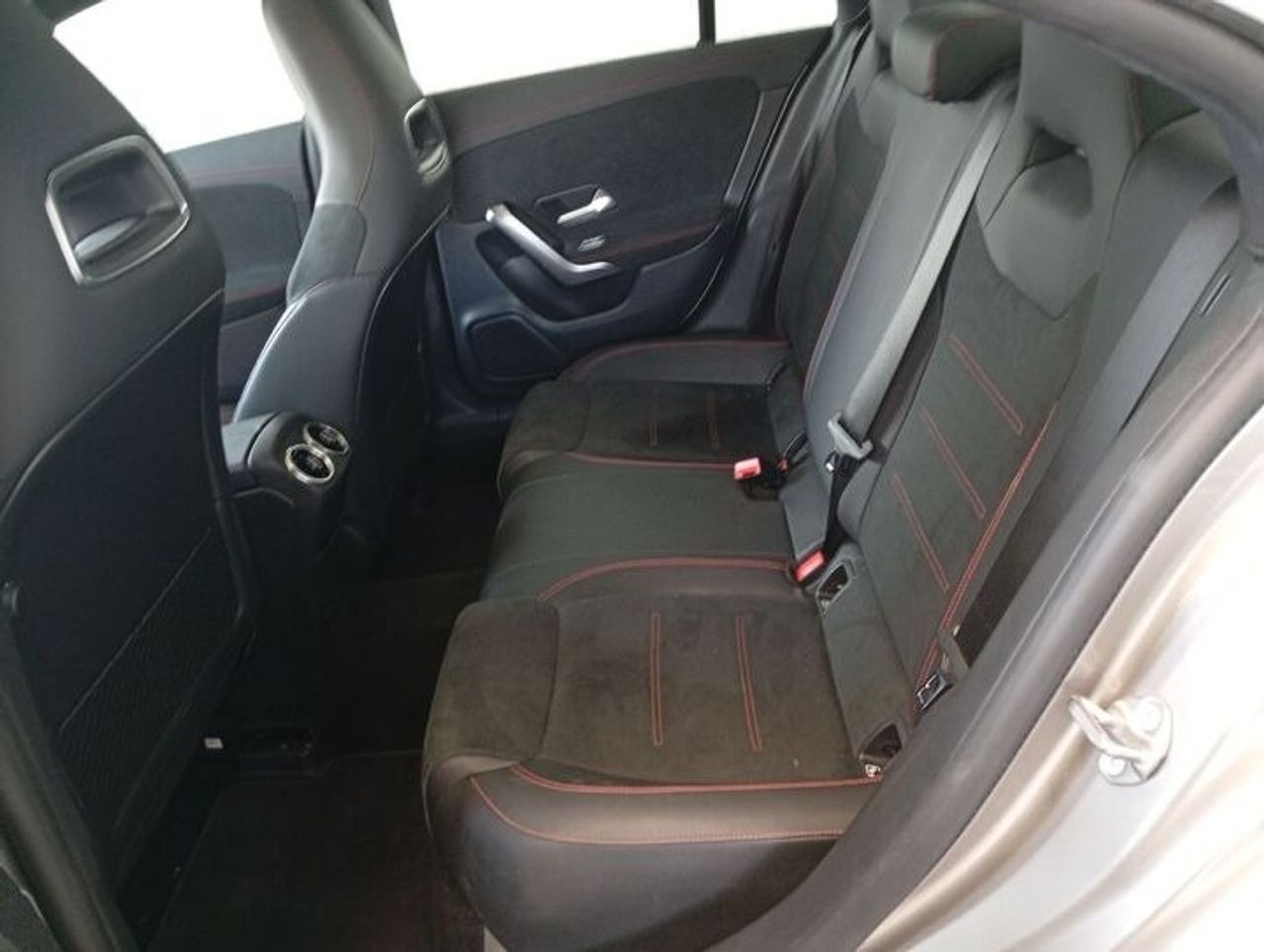 Mercedes CLA 200 D DCT AMG + TECHO PANORAMICO  - Foto 2