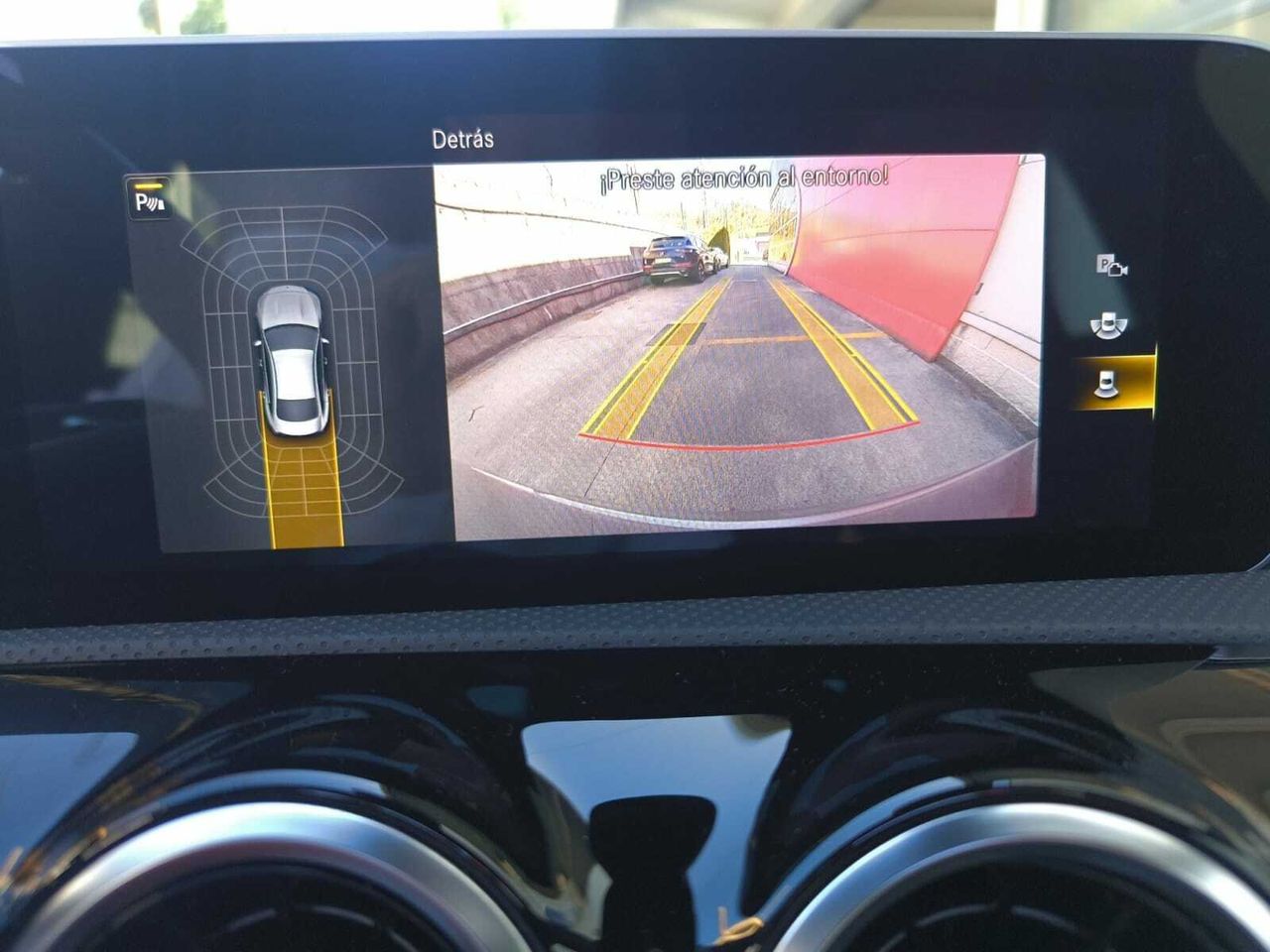 Mercedes CLA 200 D DCT AMG + TECHO PANORAMICO  - Foto 2