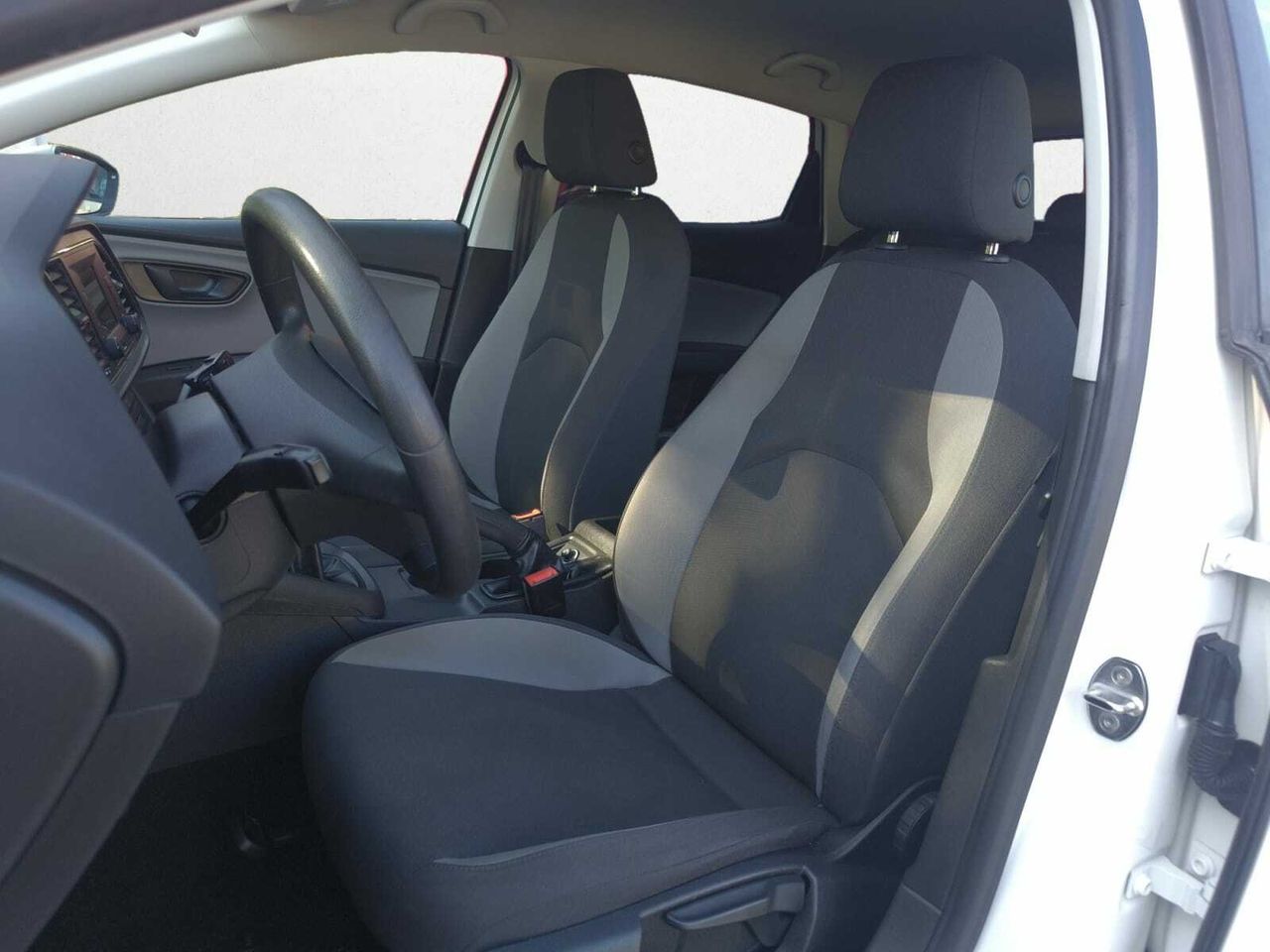 Seat Leon 1.6 TDI 110 CV  - Foto 2
