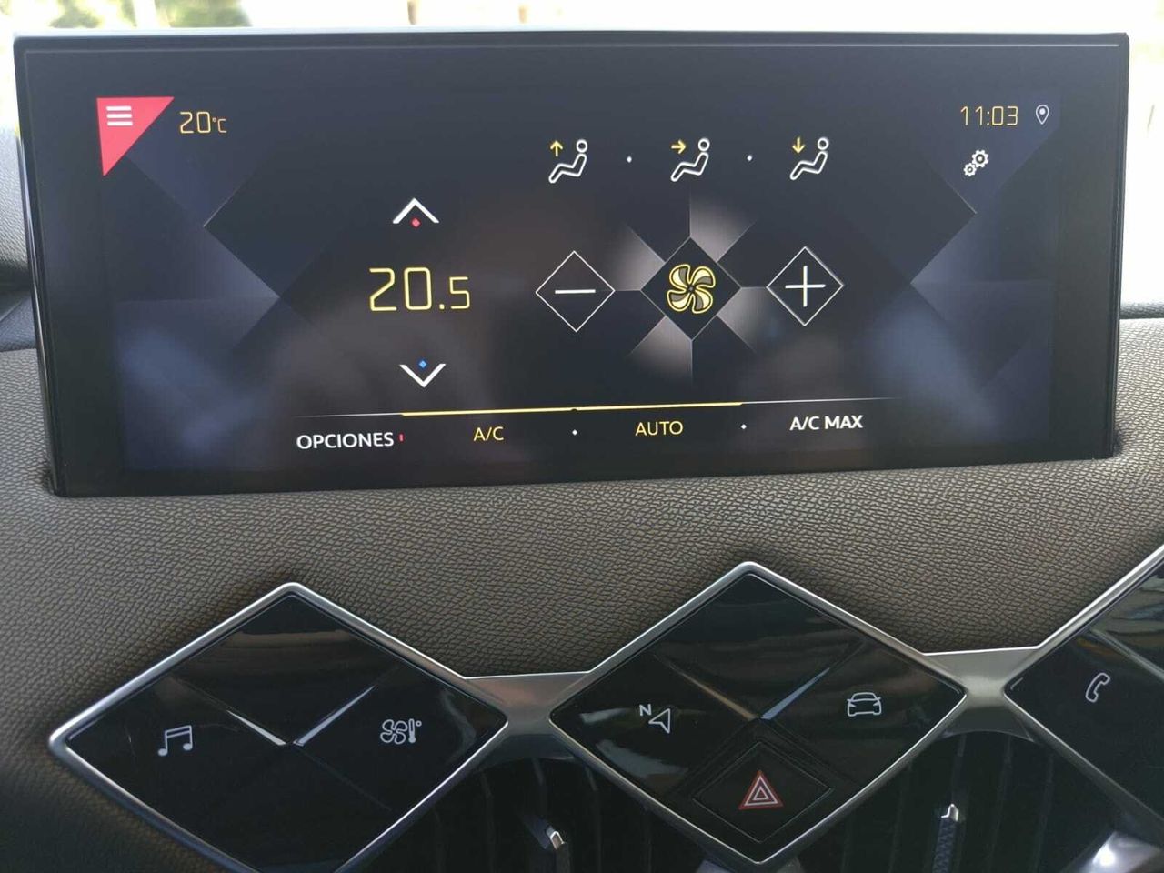 DS DS 3 CROSSBACK BLUE HDI 100 CV SO CHIC  - Foto 2