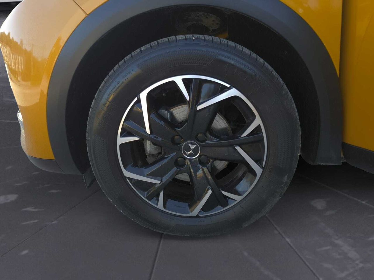 DS DS 3 CROSSBACK BLUE HDI 100 CV SO CHIC  - Foto 2