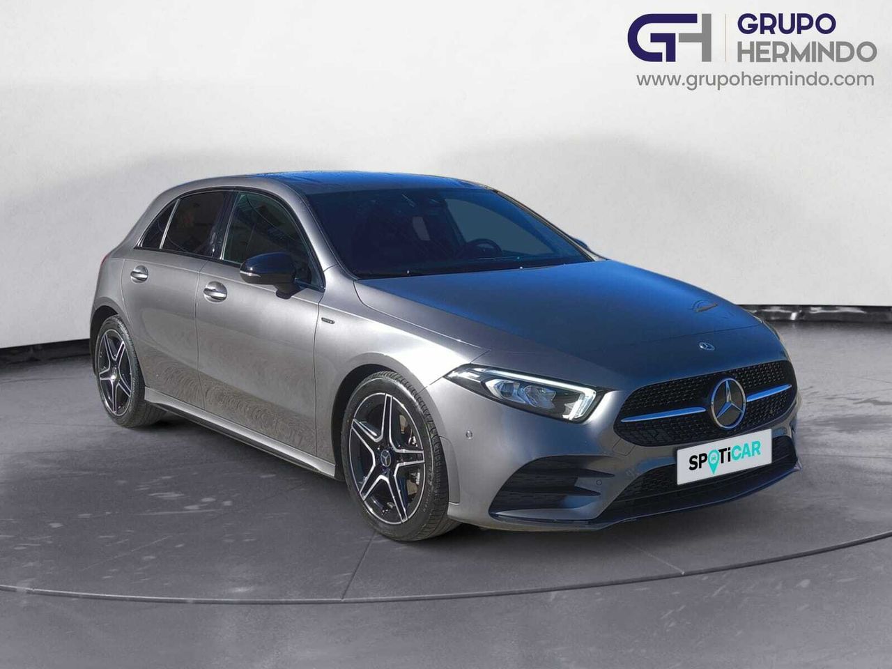 Mercedes Clase A 200 D AMG LINE + PAQUETE PREMIUM+ SMARTPHONE  - Foto 2