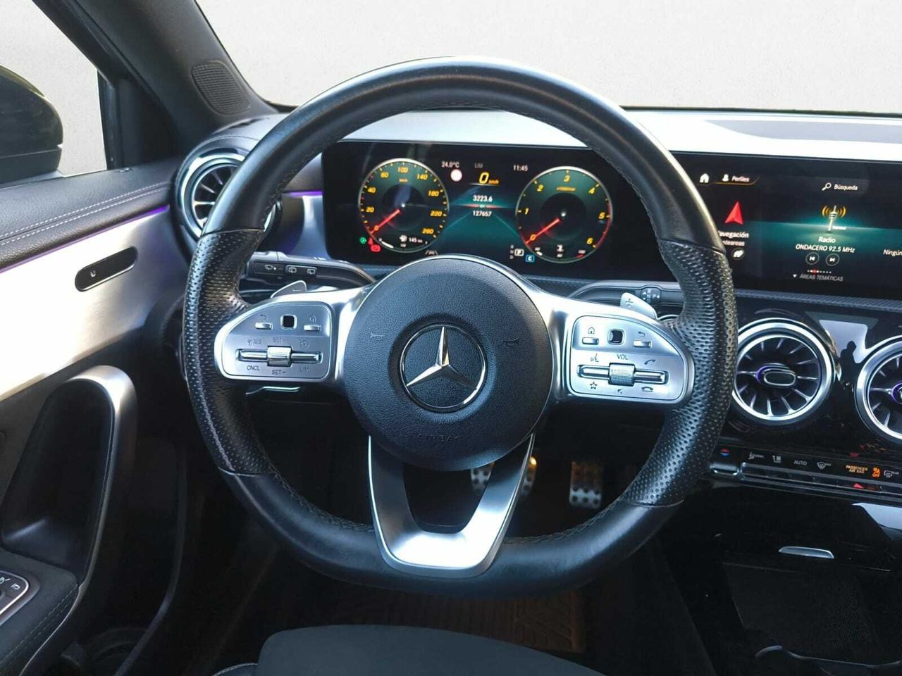 Mercedes Clase A 200 D AMG LINE + PAQUETE PREMIUM+ SMARTPHONE  - Foto 2
