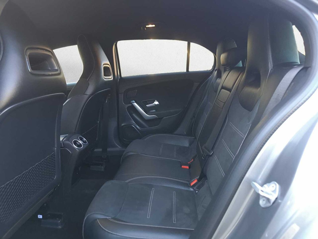 Mercedes Clase A 200 D AMG LINE + PAQUETE PREMIUM+ SMARTPHONE  - Foto 2