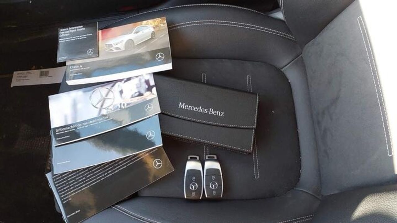 Mercedes Clase A 200 D AMG LINE + PAQUETE PREMIUM+ SMARTPHONE  - Foto 2