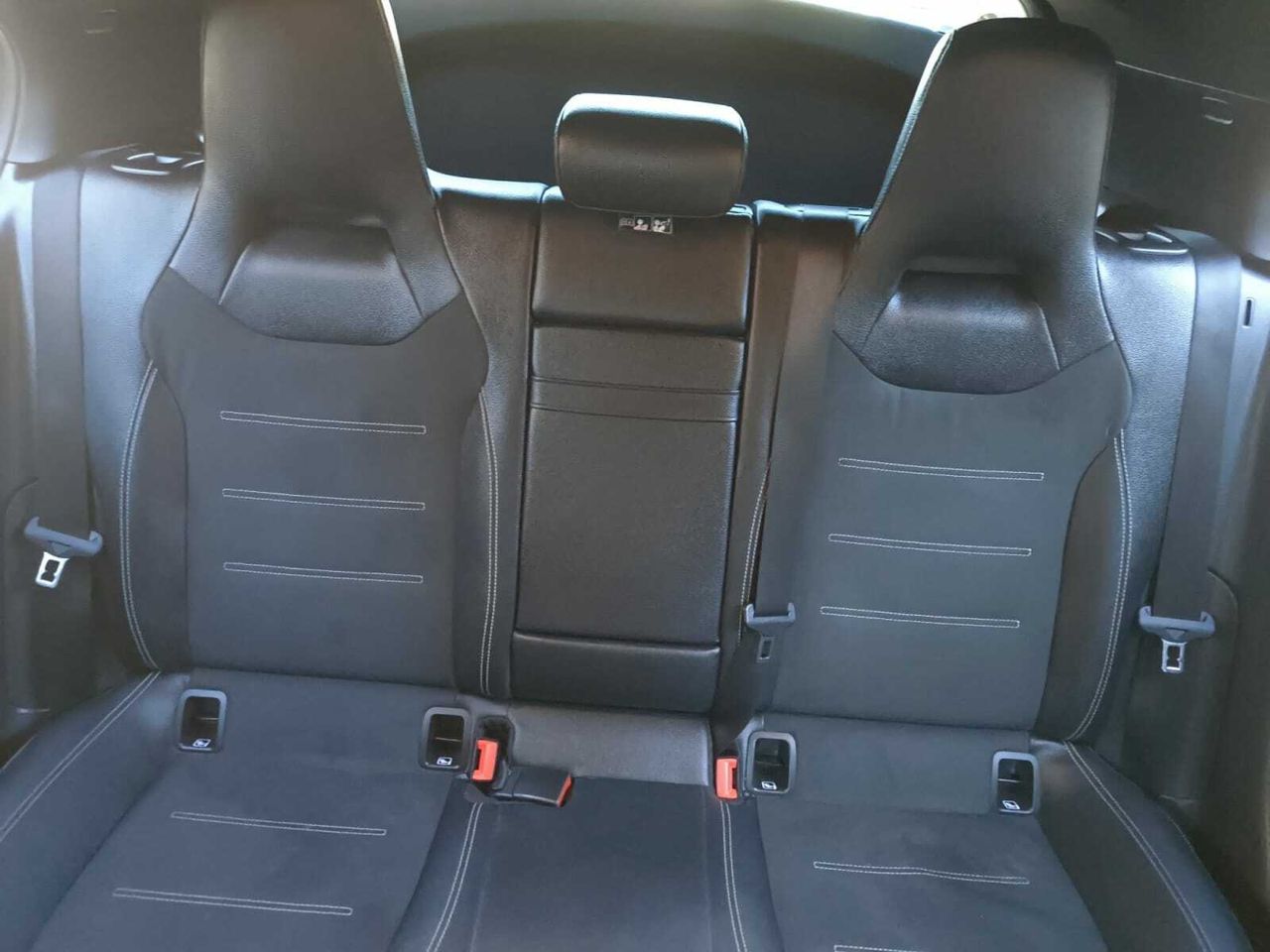 Mercedes Clase A 200 D AMG LINE + PAQUETE PREMIUM+ SMARTPHONE  - Foto 2