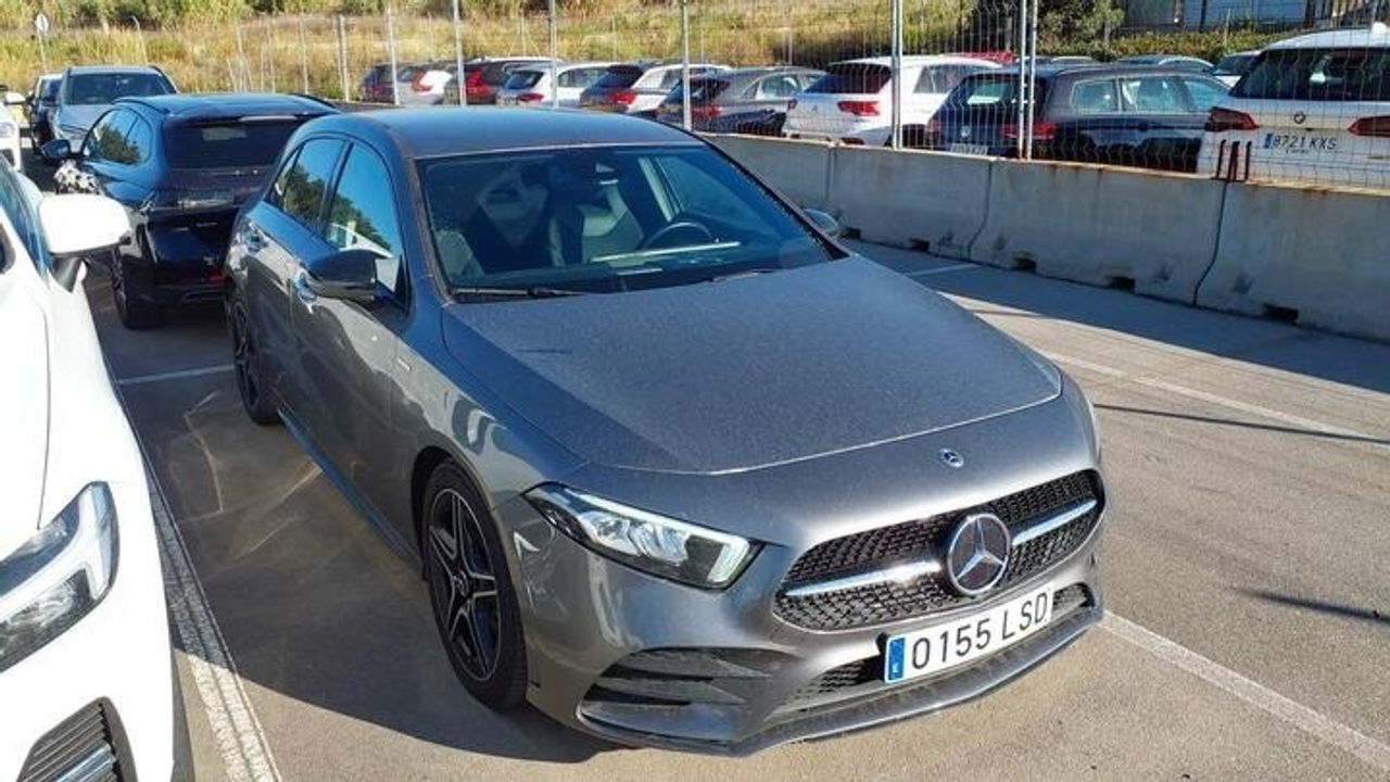 Mercedes Clase A 200 D AMG LINE + PAQUETE PREMIUM+ SMARTPHONE  - Foto 2