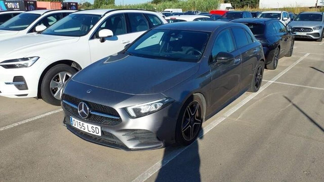 Mercedes Clase A 200 D AMG LINE + PAQUETE PREMIUM+ SMARTPHONE  - Foto 2
