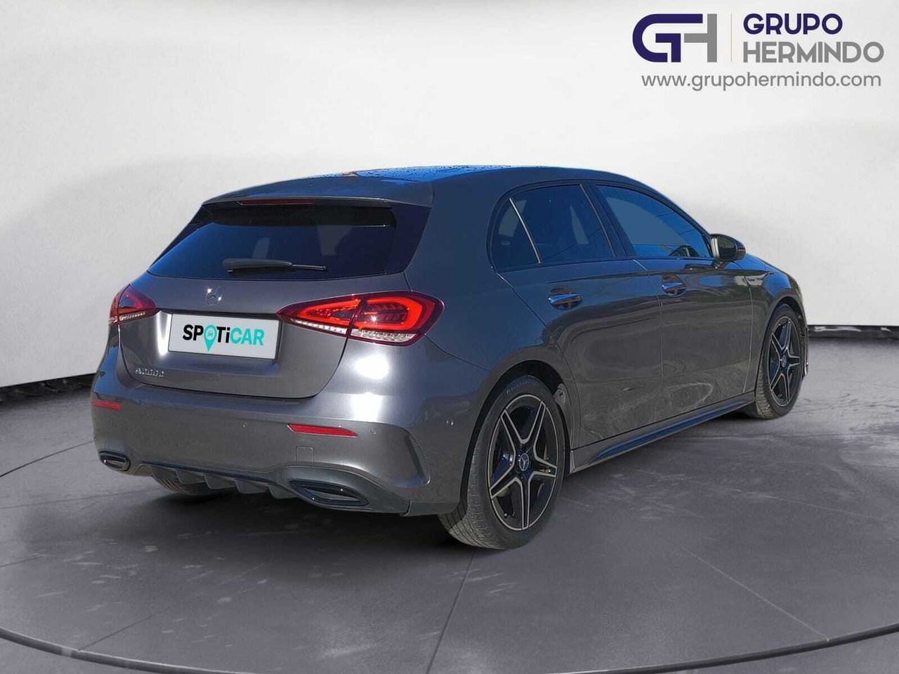 Mercedes Clase A 200 D AMG LINE + PAQUETE PREMIUM+ SMARTPHONE  - Foto 2