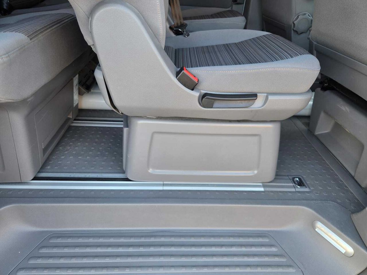 Volkswagen California BEACH TOUR TDI 146 KW 198 CV BMT DSG 7 PLAZAS  - Foto 2