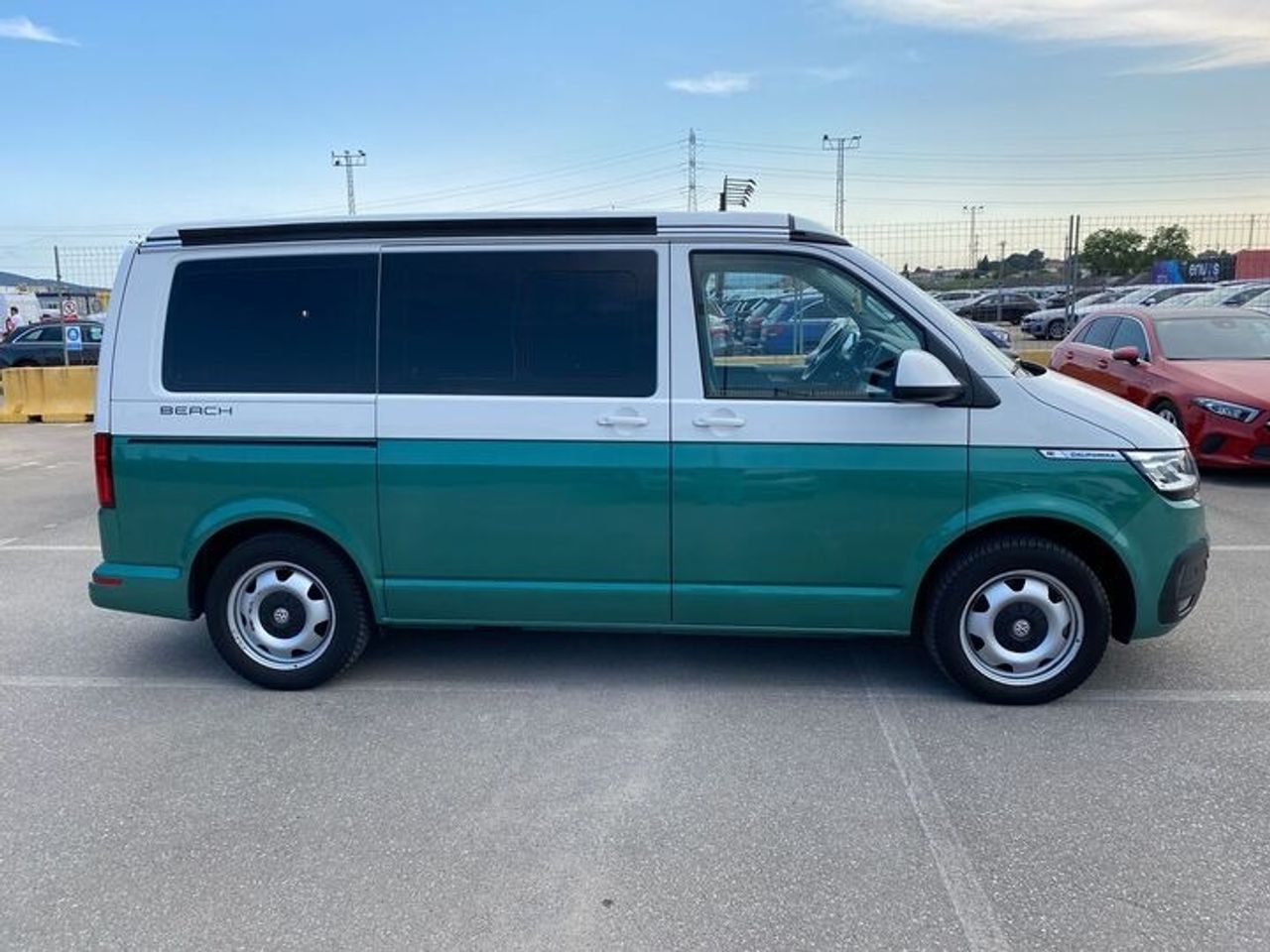 Volkswagen California BEACH TOUR TDI 146 KW 198 CV BMT DSG 7 PLAZAS  - Foto 2