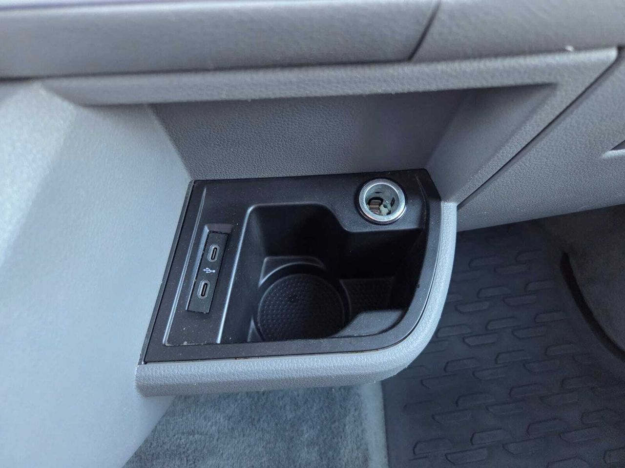 Volkswagen California BEACH TOUR TDI 146 KW 198 CV BMT DSG 7 PLAZAS  - Foto 2