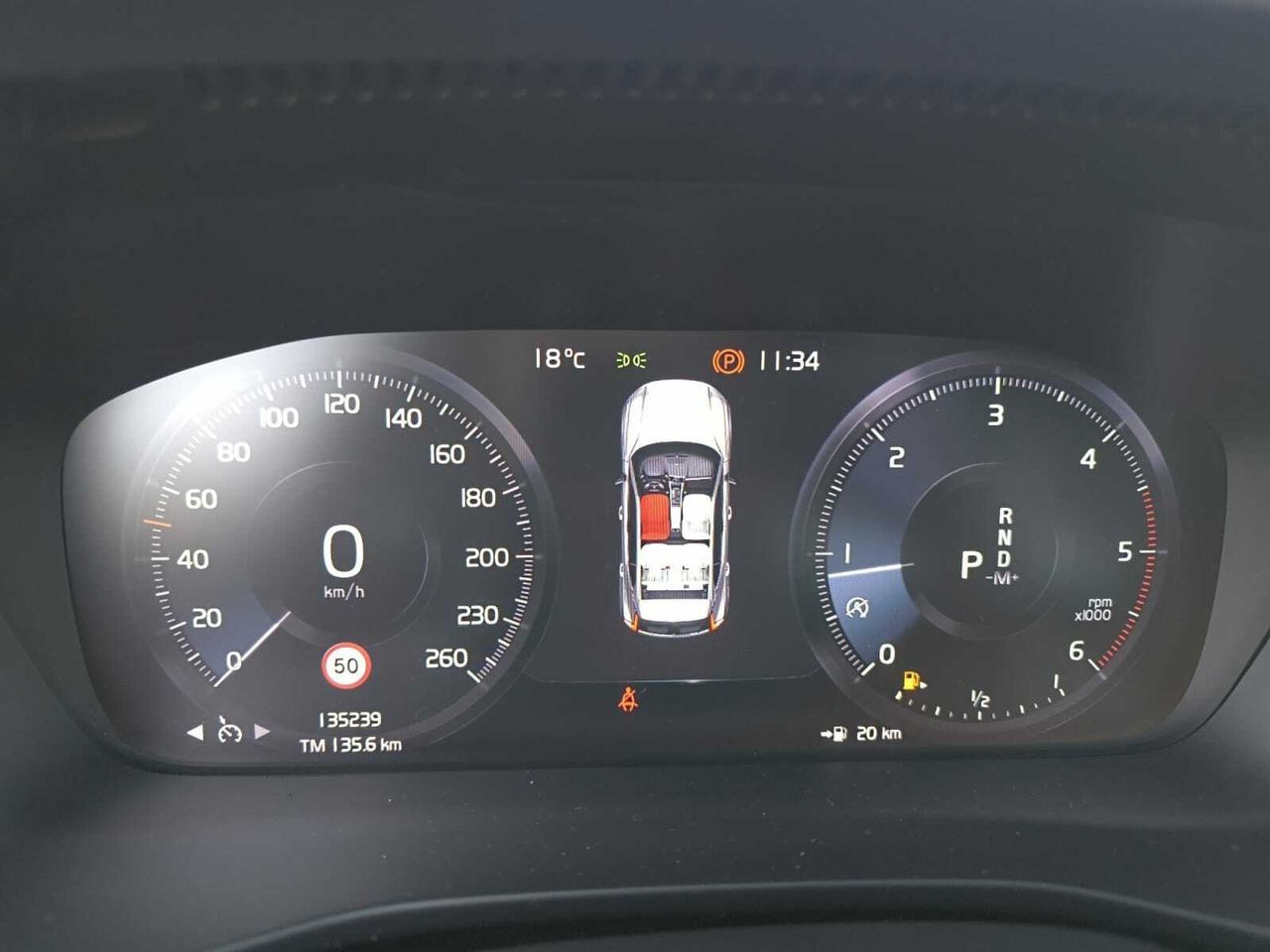 Volvo XC40 2.0 D3 BUSINESS PLUS AUTO+PACK XENIUM+PARK ASSIST  - Foto 2