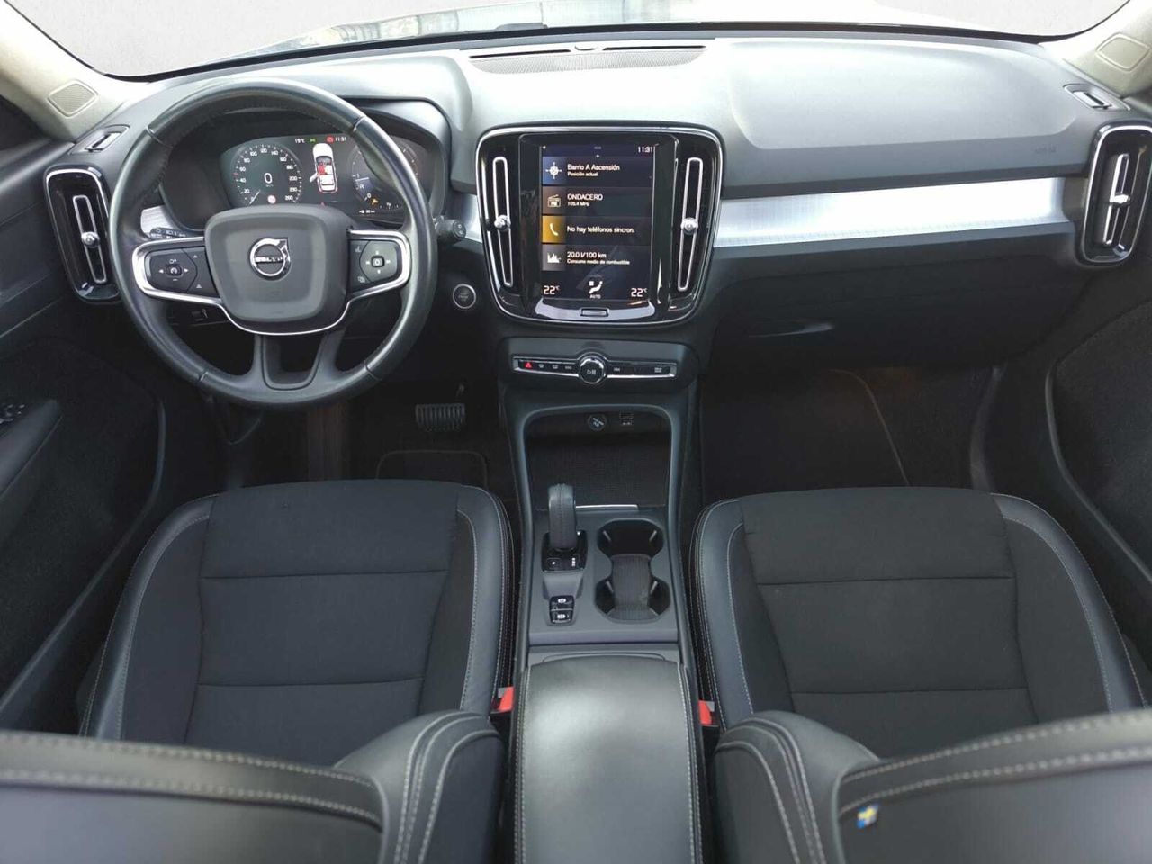 Volvo XC40 2.0 D3 BUSINESS PLUS AUTO+PACK XENIUM+PARK ASSIST  - Foto 2