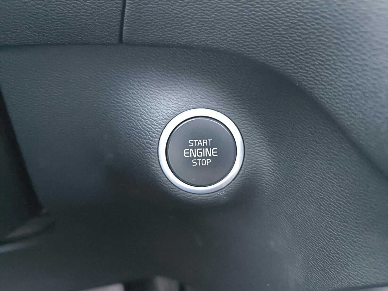 Volvo XC40 2.0 D3 BUSINESS PLUS AUTO+PACK XENIUM+PARK ASSIST  - Foto 2