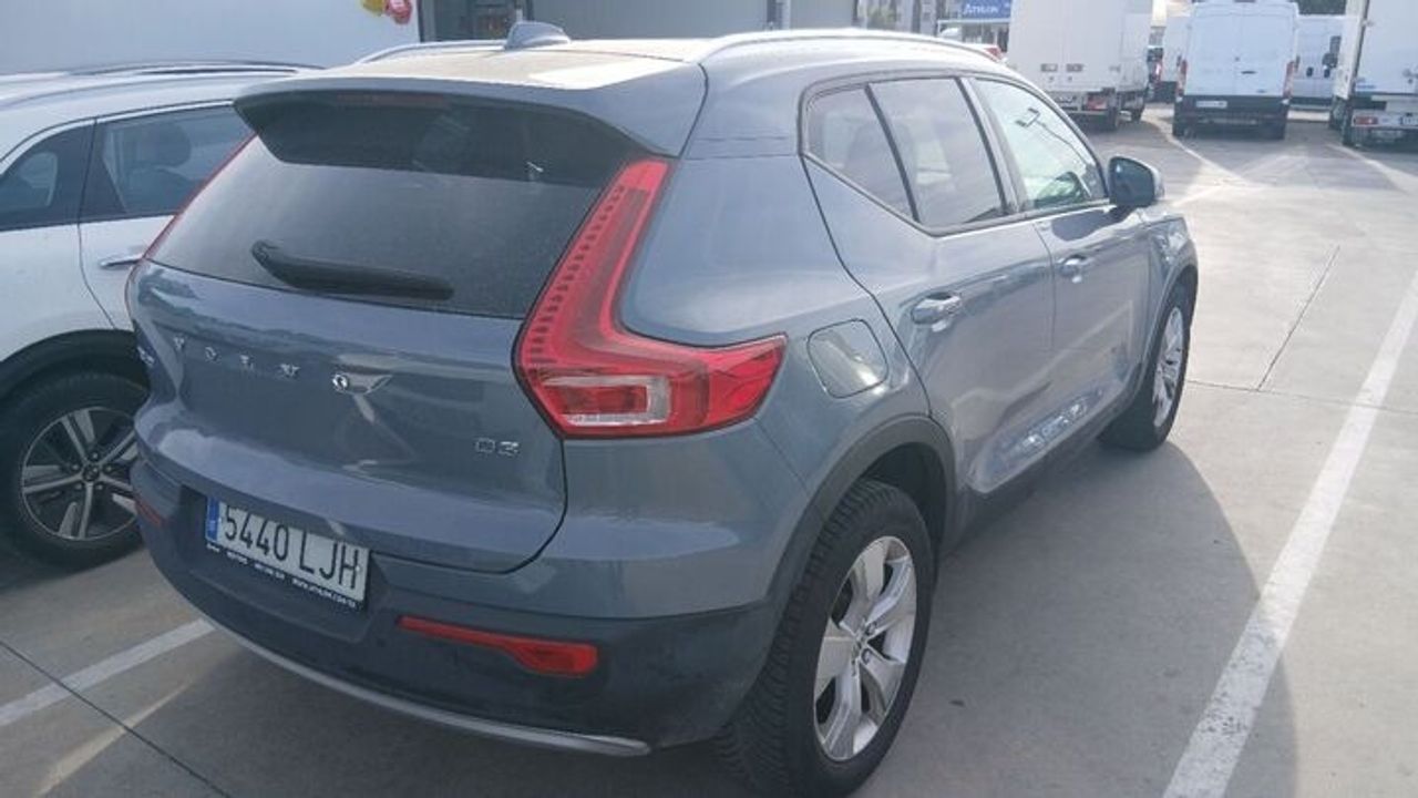 Volvo XC40 2.0 D3 BUSINESS PLUS AUTO+PACK XENIUM+PARK ASSIST  - Foto 2