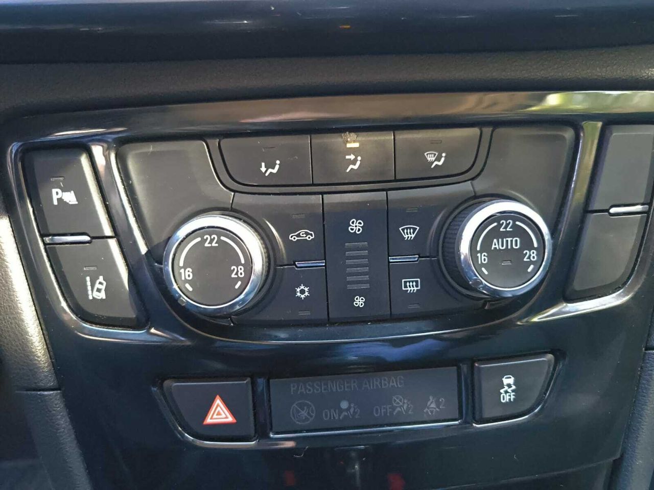 Opel Mokka X 1 1.4 T 103 KW 4X2 INNOVATION  - Foto 2