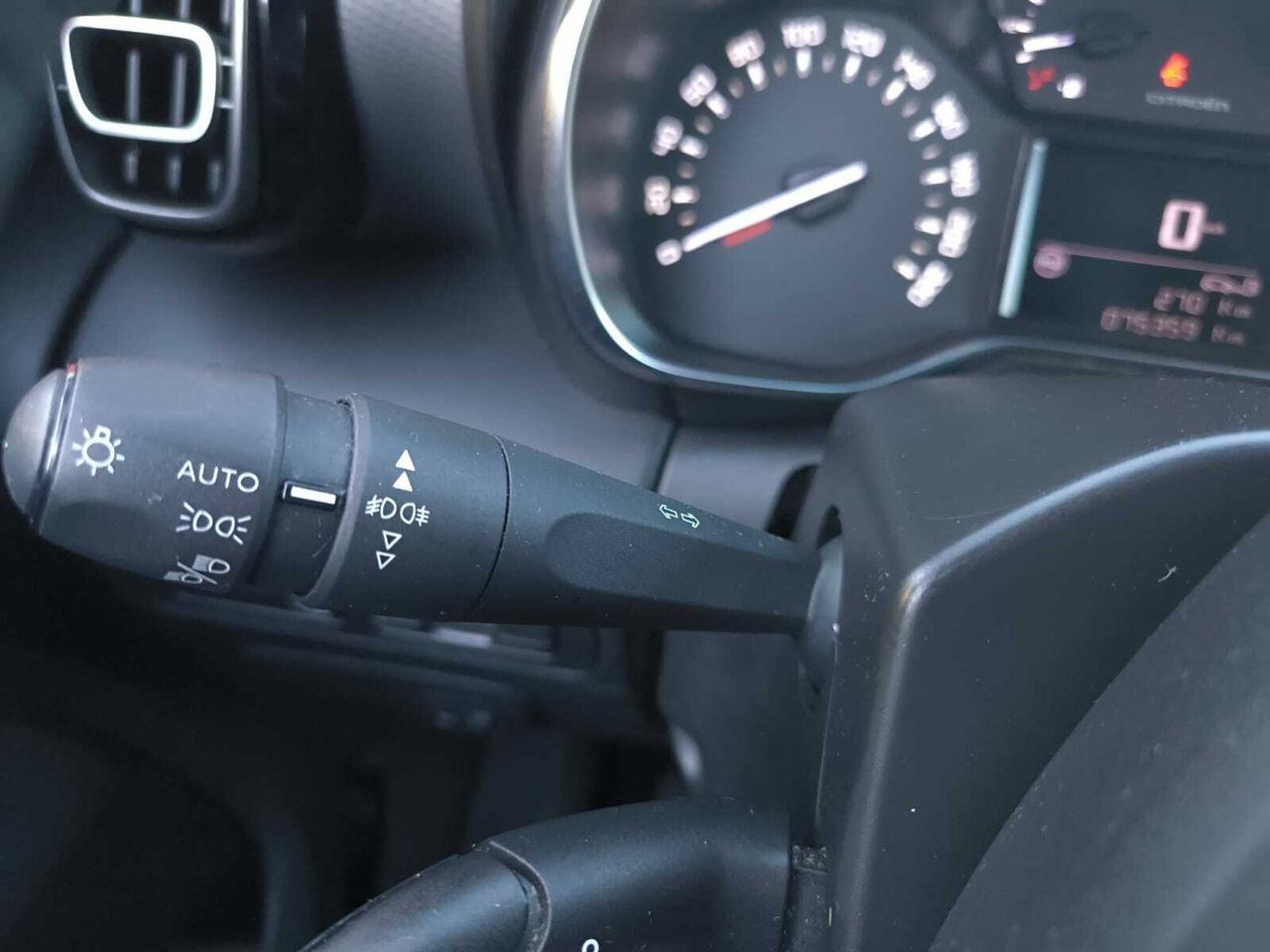 Citroën C3 Aircross BLUE HDI 100 CV SHINE  - Foto 2