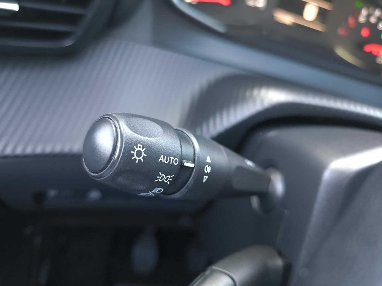 Peugeot 208 ACTIVE PACK BLUE HDI 100 CV  - Foto 2