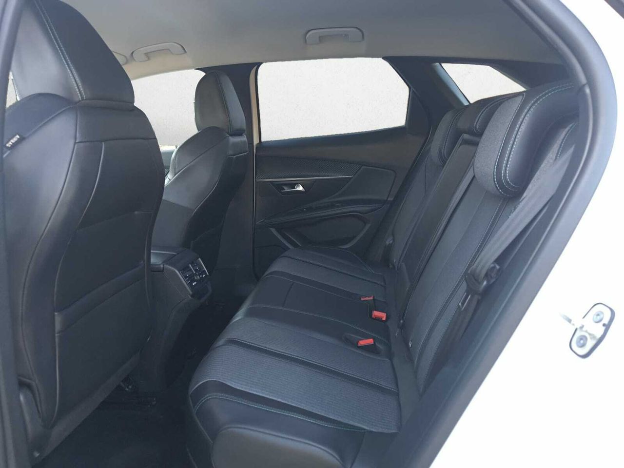 Peugeot 3008 Hybrid ALLURE HYBRID 225 e EAT8  - Foto 2