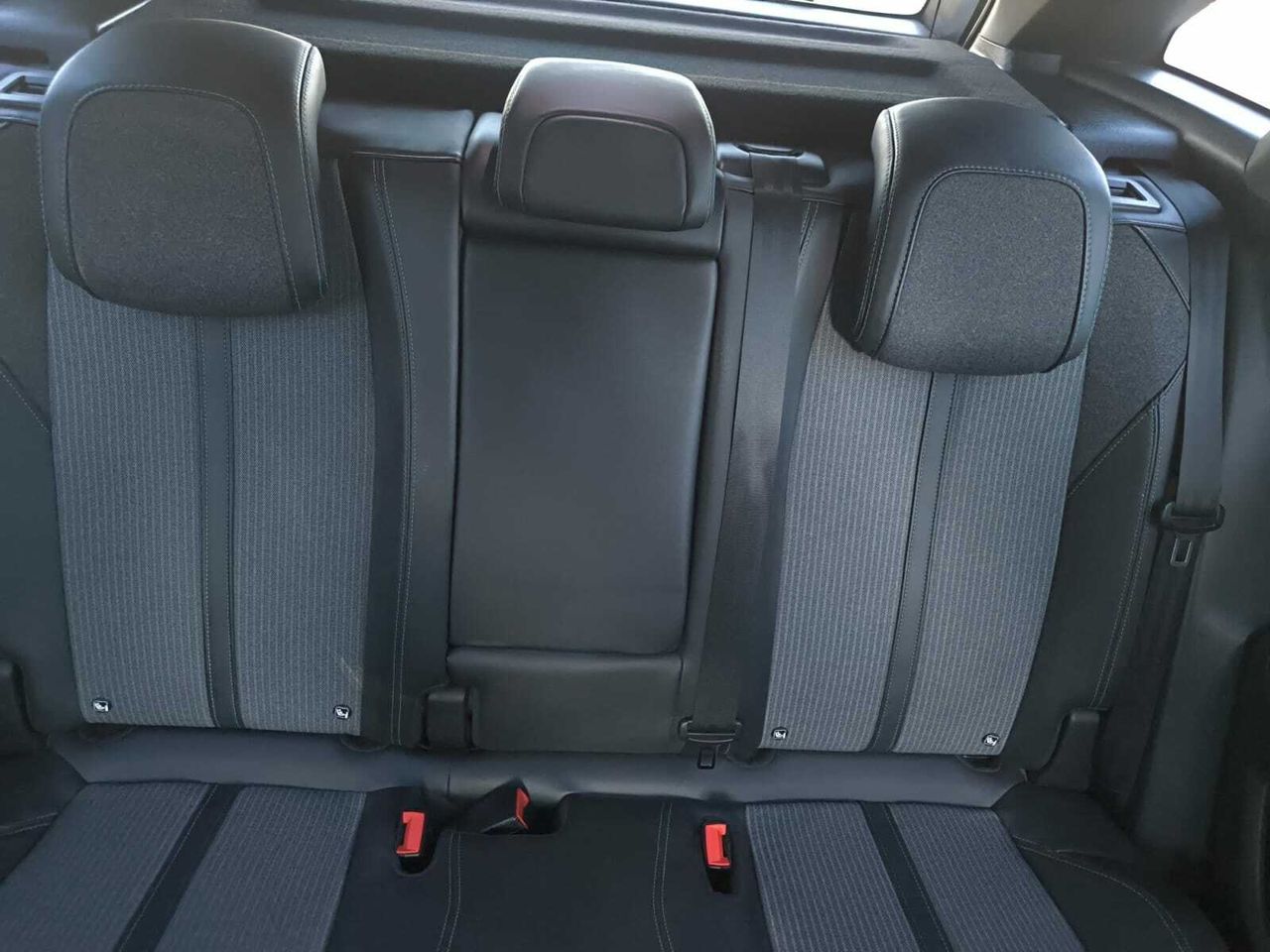 Peugeot 3008 Hybrid ALLURE HYBRID 225 e EAT8  - Foto 2