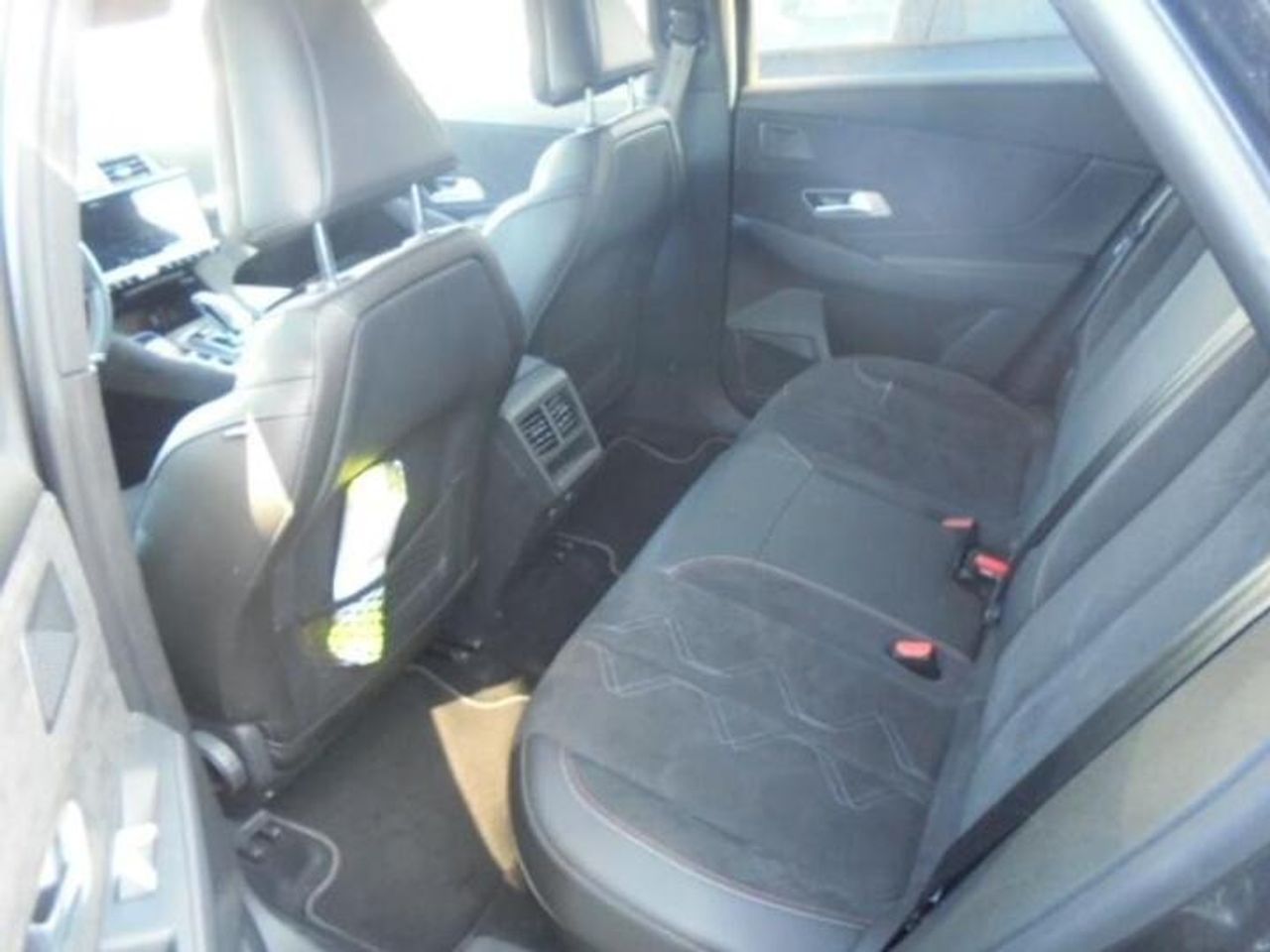 DS DS 7 CROSSBACK BLUE HDI 180 CV AUT PERFORMANCE LINE  - Foto 2