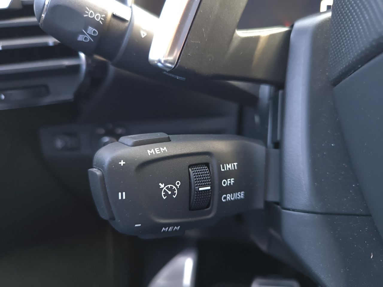 DS DS 7 CROSSBACK BLUE HDI 180 CV AUT PERFORMANCE LINE  - Foto 2